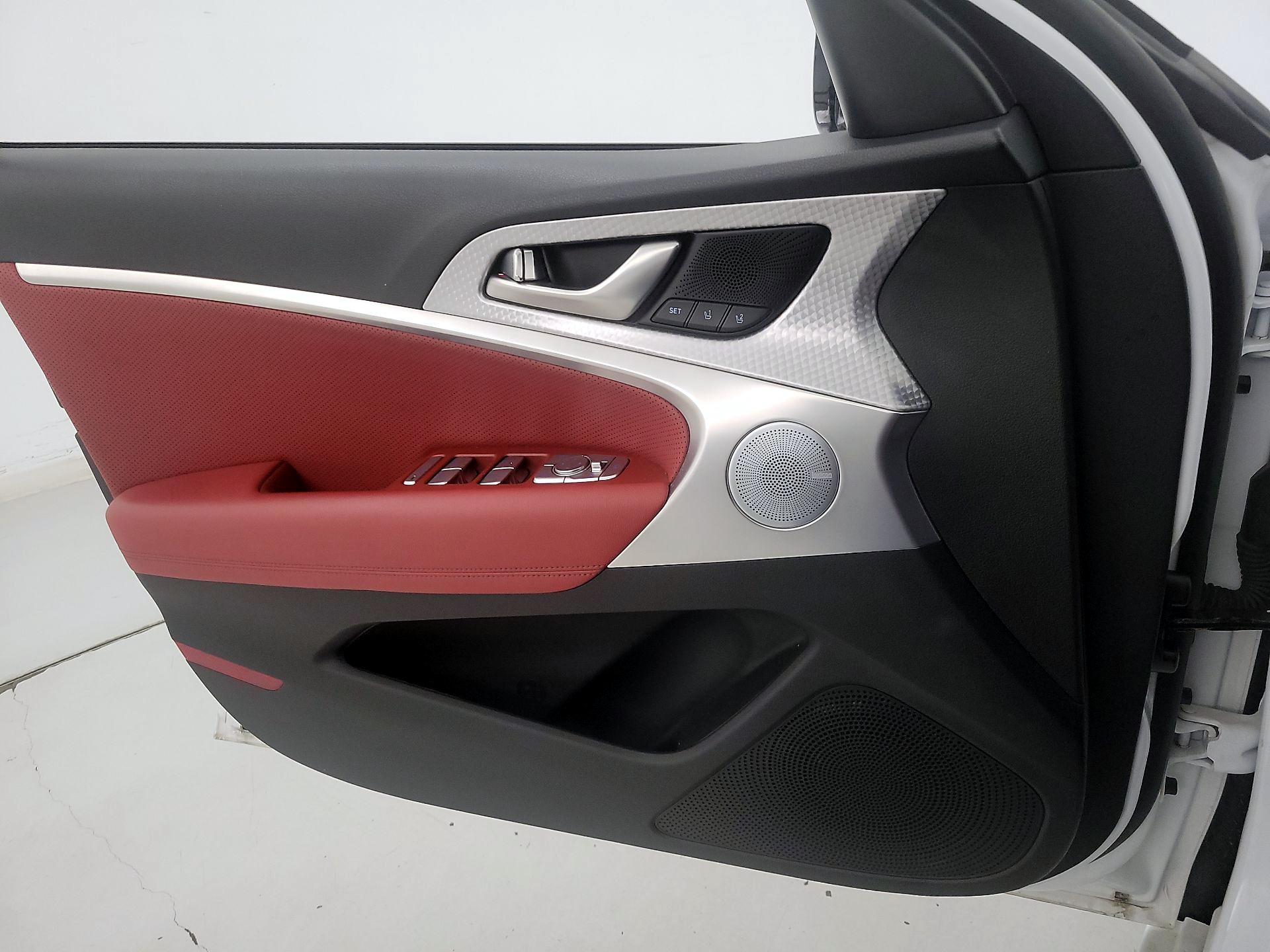 Thumbnail: 2023 Genesis G70 - 12