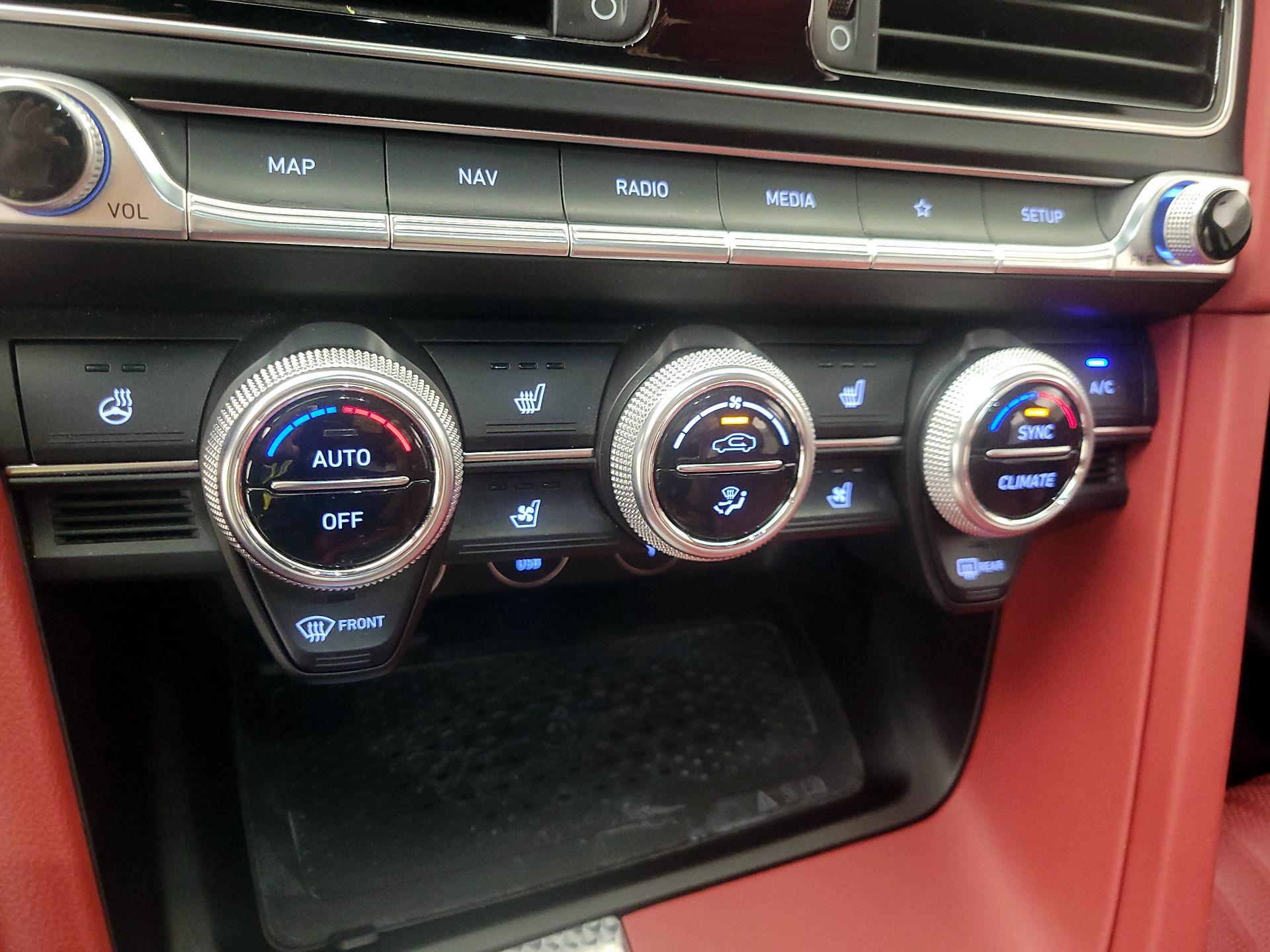 Thumbnail: 2023 Genesis G70 - 17