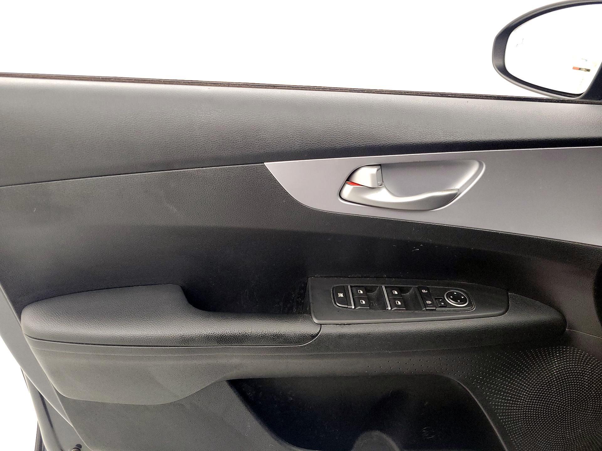 Thumbnail: 2024 Kia Forte - 12