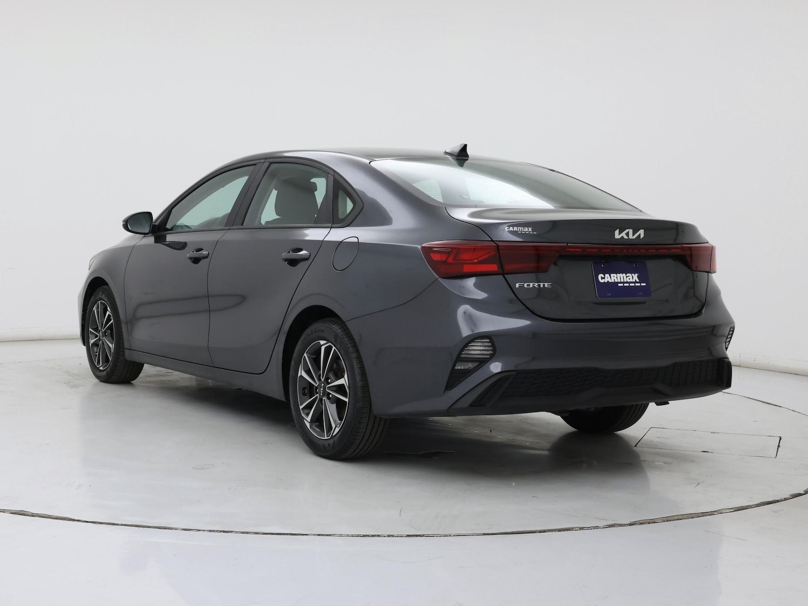 2024 Kia Forte LXS - Photo 3