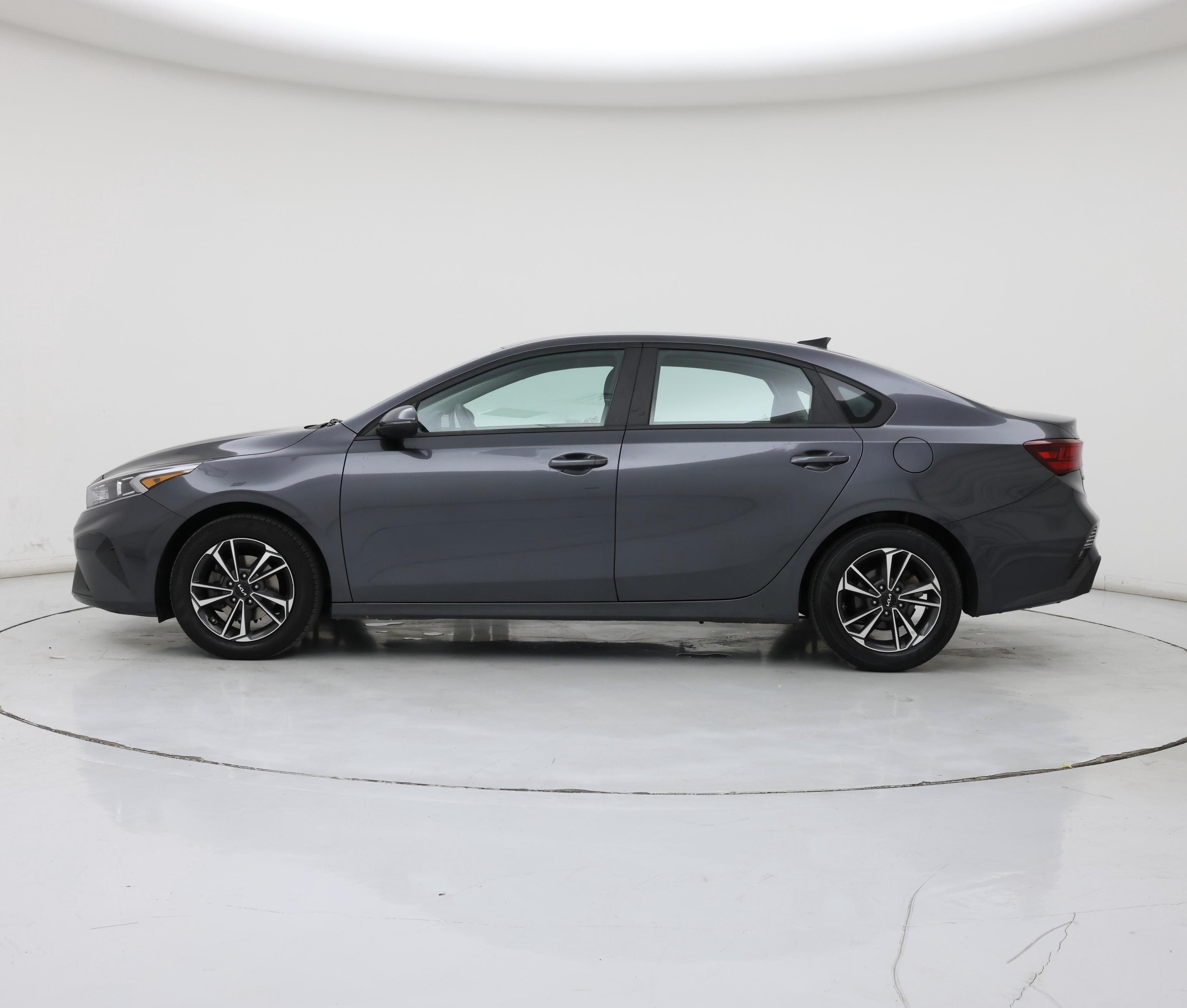 Thumbnail: 2024 Kia Forte - 3