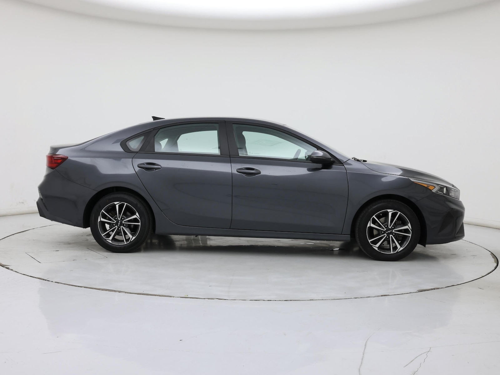 2024 Kia Forte LXS - Photo 8