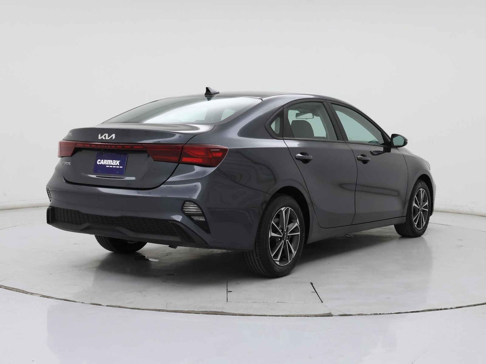2024 Kia Forte LXS - Photo 9