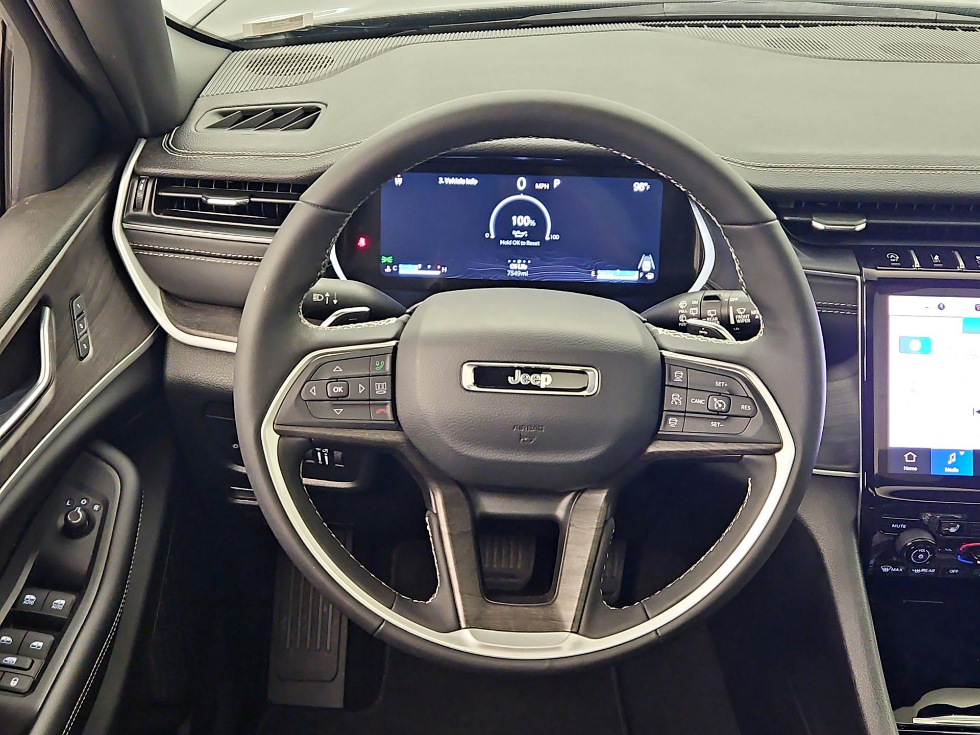 Thumbnail: 2025 Jeep Grand Cherokee - 10