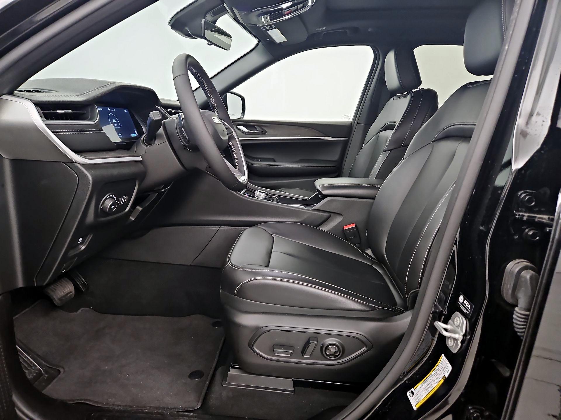 Thumbnail: 2025 Jeep Grand Cherokee - 11