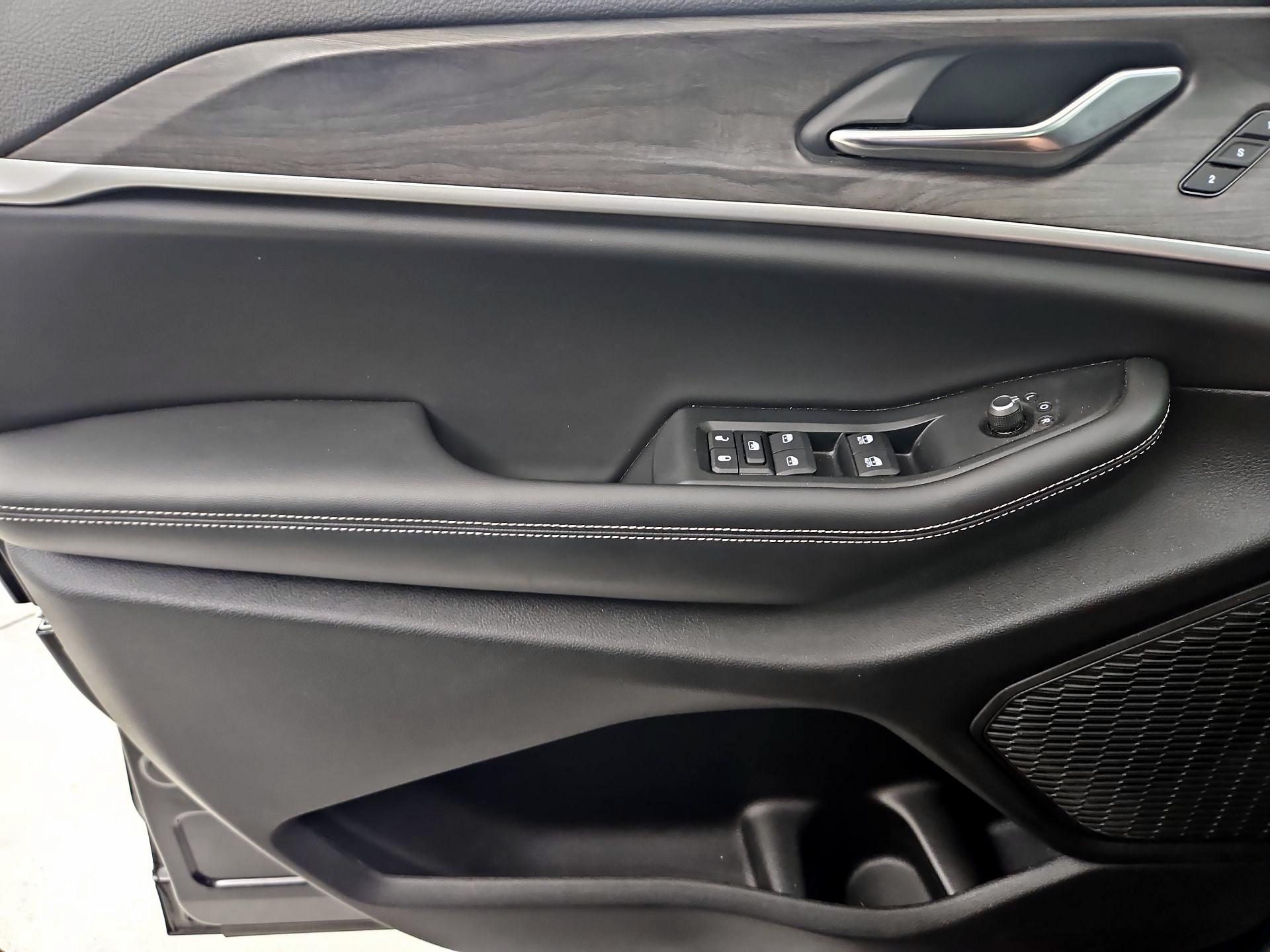 Thumbnail: 2025 Jeep Grand Cherokee - 12