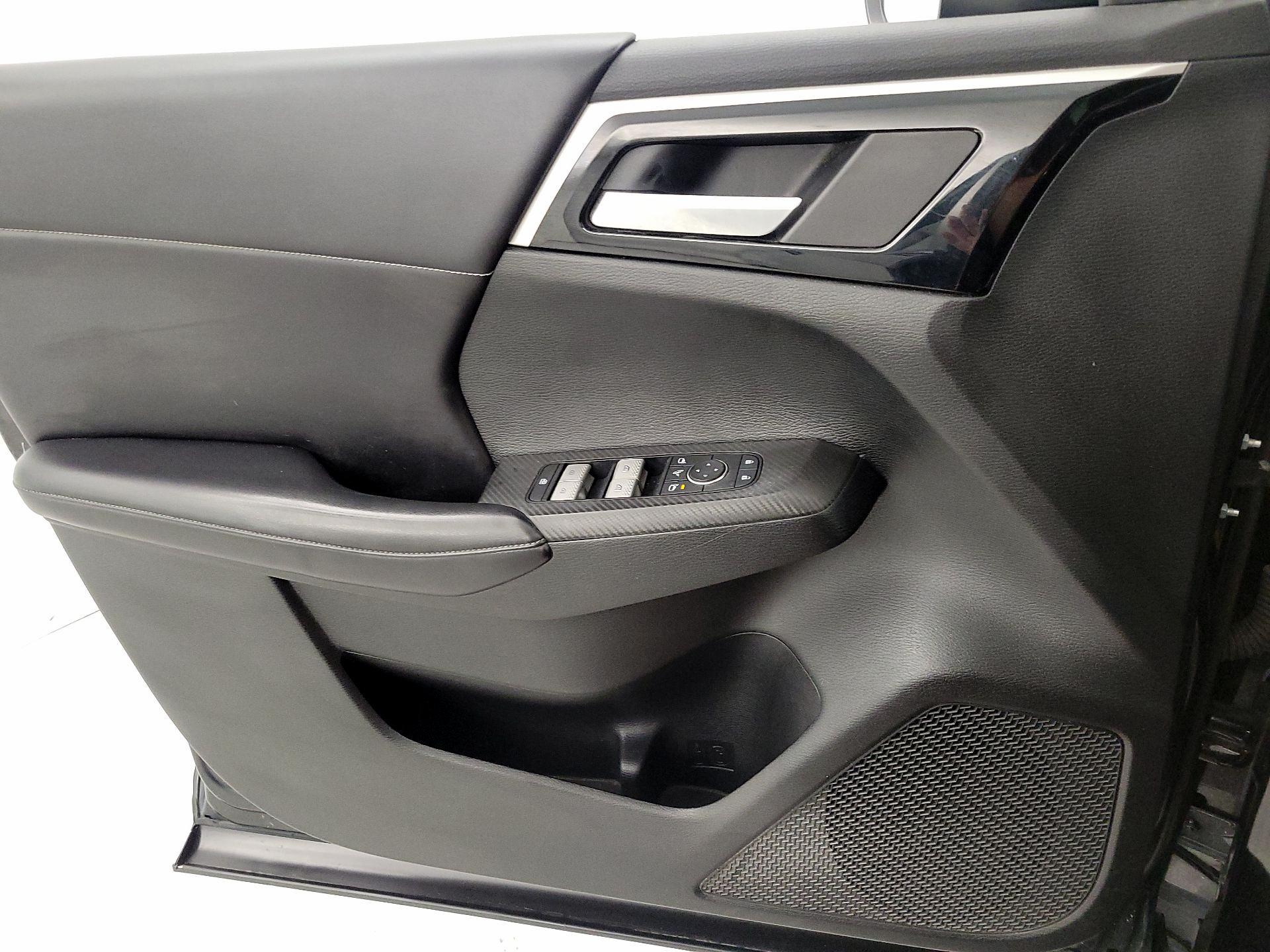 Thumbnail: 2023 Mitsubishi Outlander - 12