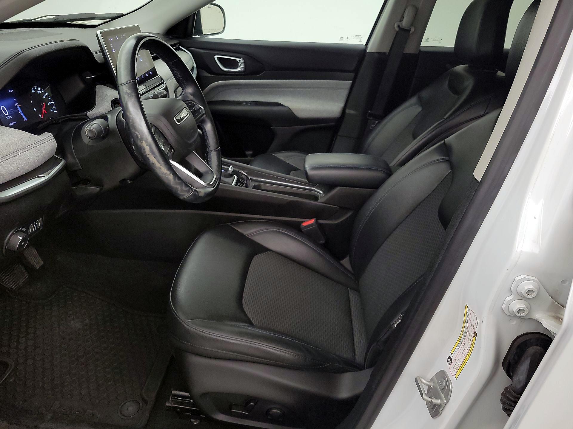 Thumbnail: 2022 Jeep Compass - 11