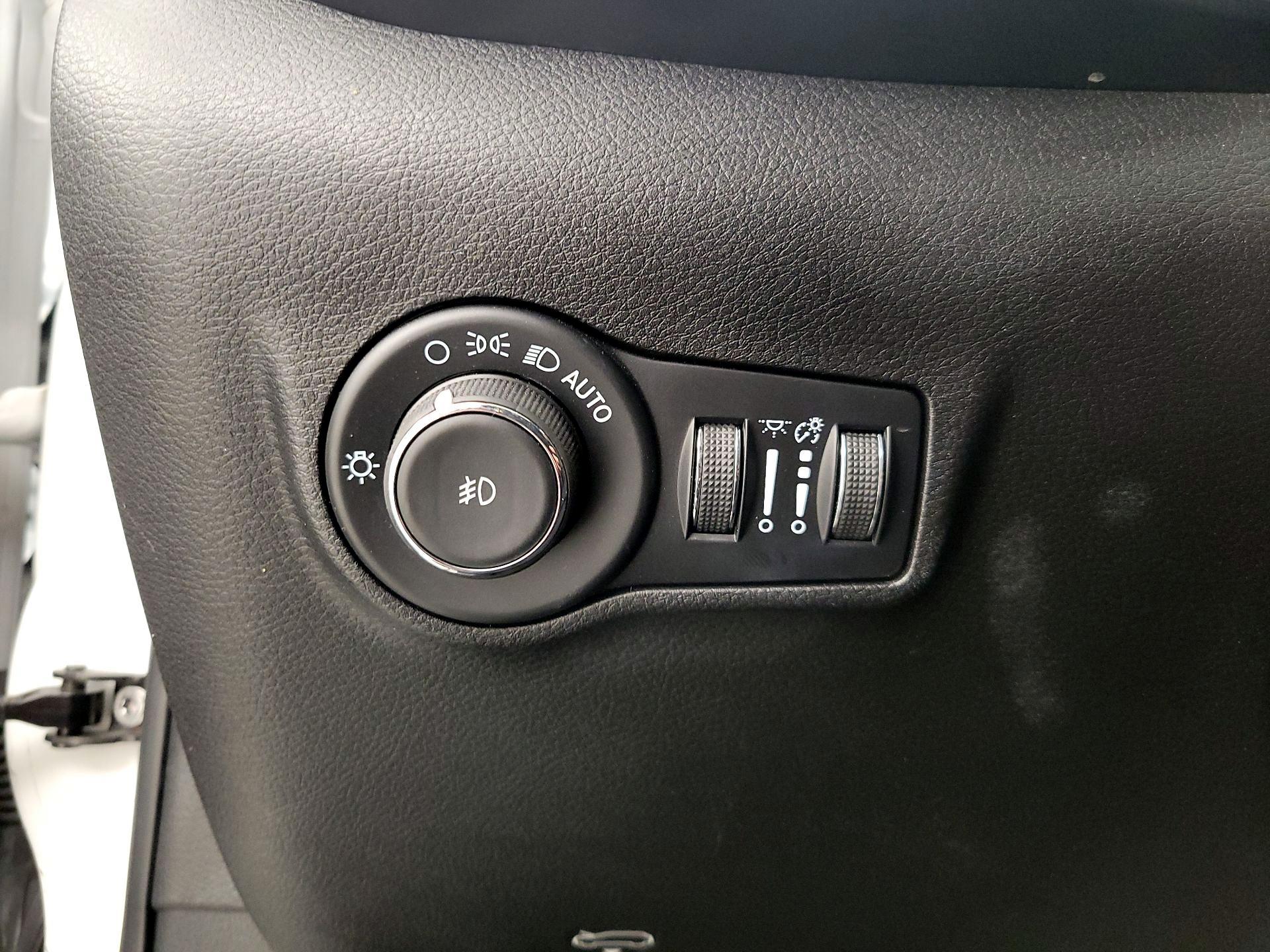 Thumbnail: 2022 Jeep Compass - 13