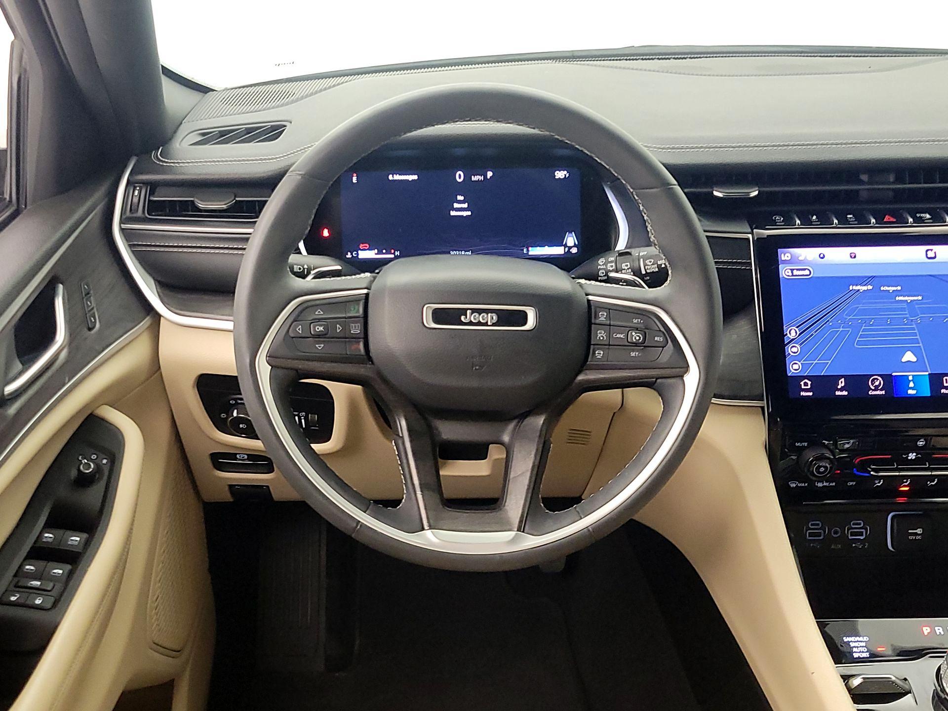 Thumbnail: 2023 Jeep Grand Cherokee - 10