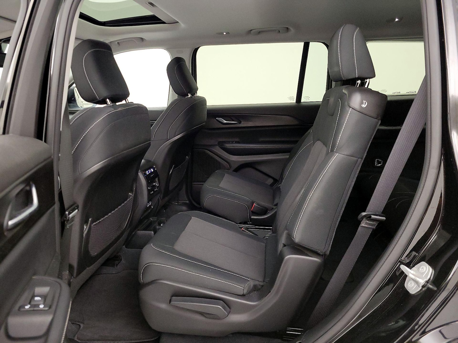 2023 Jeep Grand Cherokee L Laredo - Photo 21