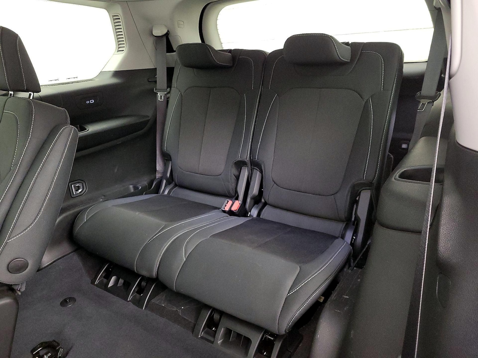 2023 Jeep Grand Cherokee L Laredo - Photo 22
