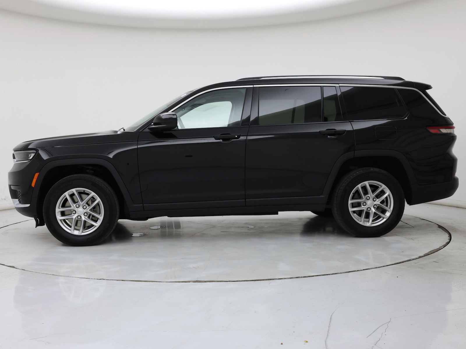2023 Jeep Grand Cherokee L Laredo - Photo 4