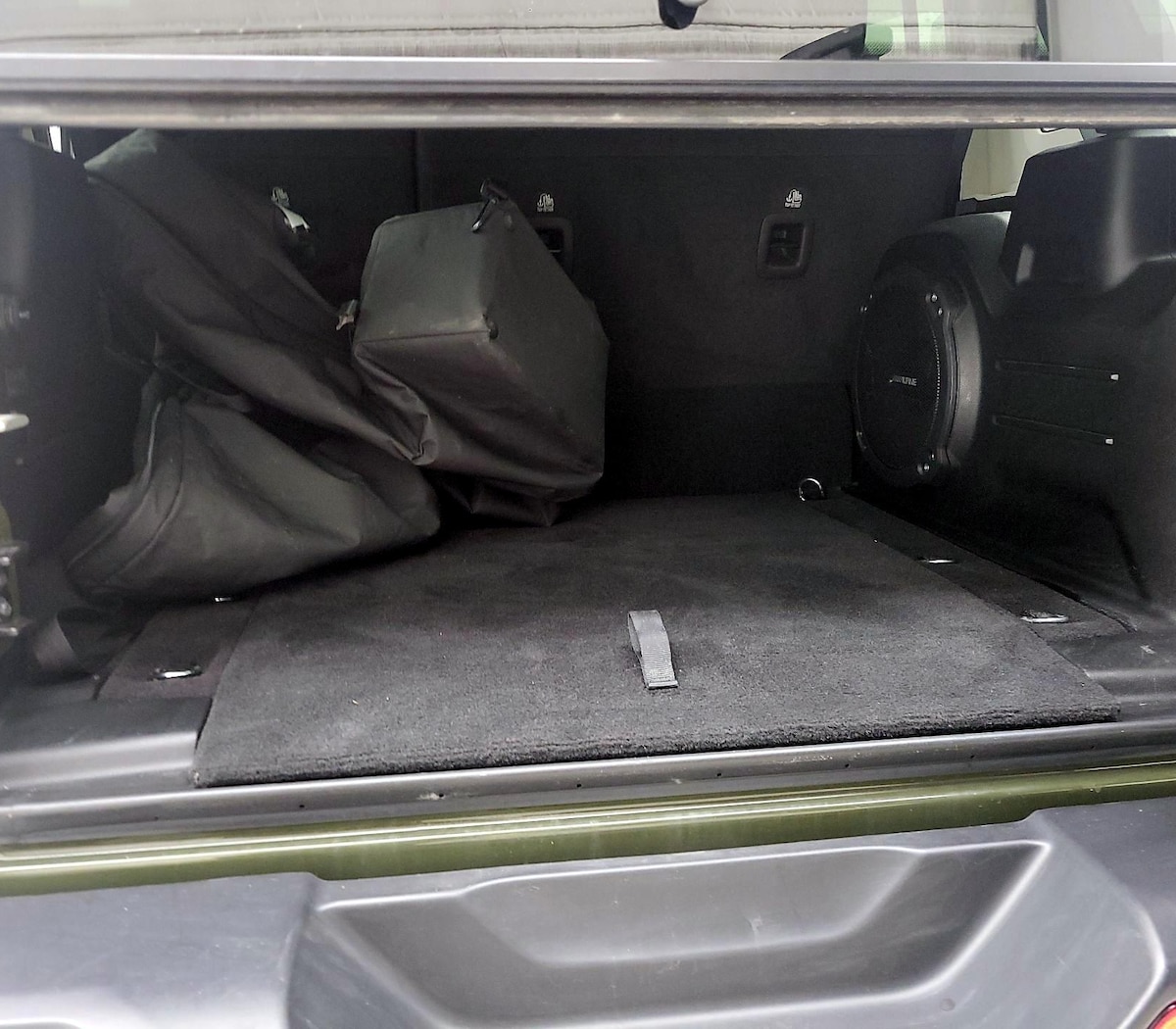 Trunk/Cargo (Seats Up)