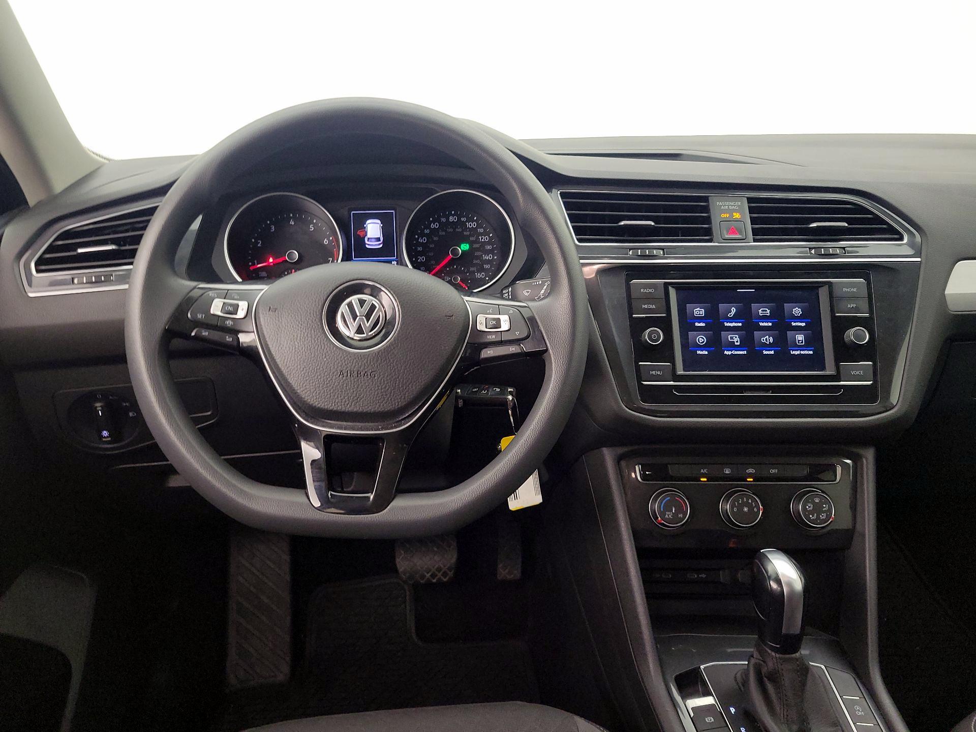 Thumbnail: 2021 Volkswagen Tiguan - 10