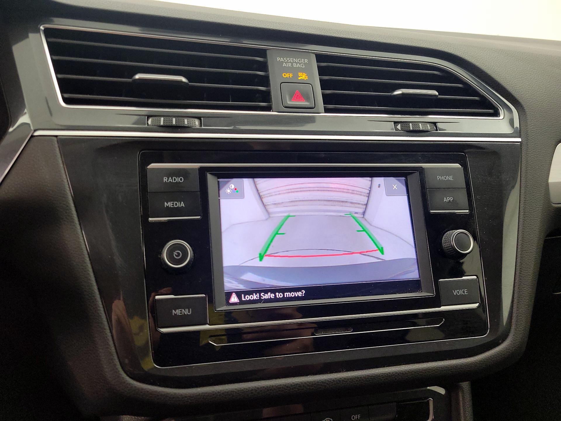 Thumbnail: 2021 Volkswagen Tiguan - 14
