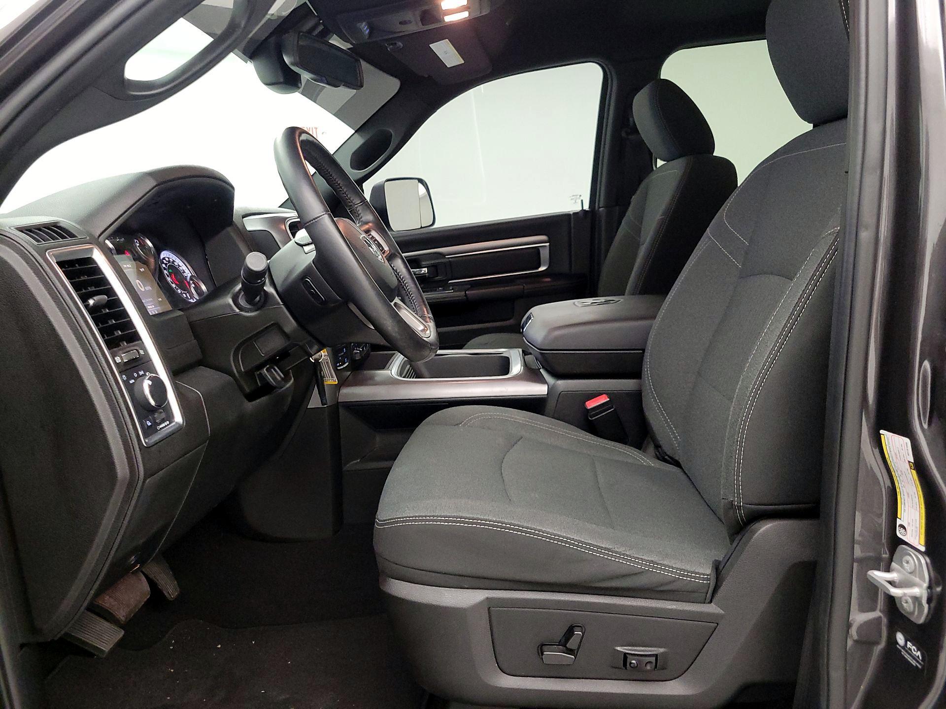 Thumbnail: 2022 RAM 1500 Classic - 11