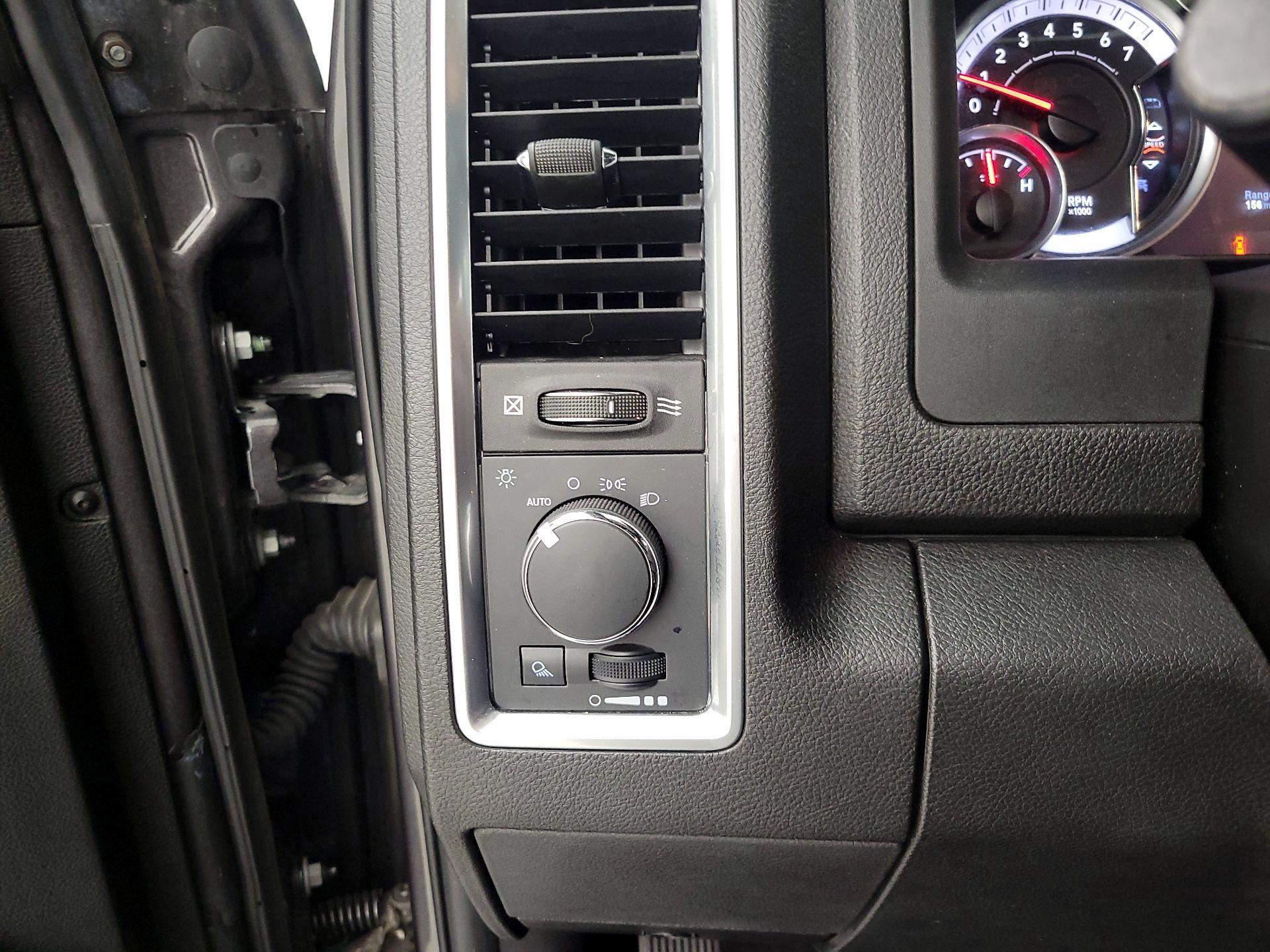 Thumbnail: 2022 RAM 1500 Classic - 13