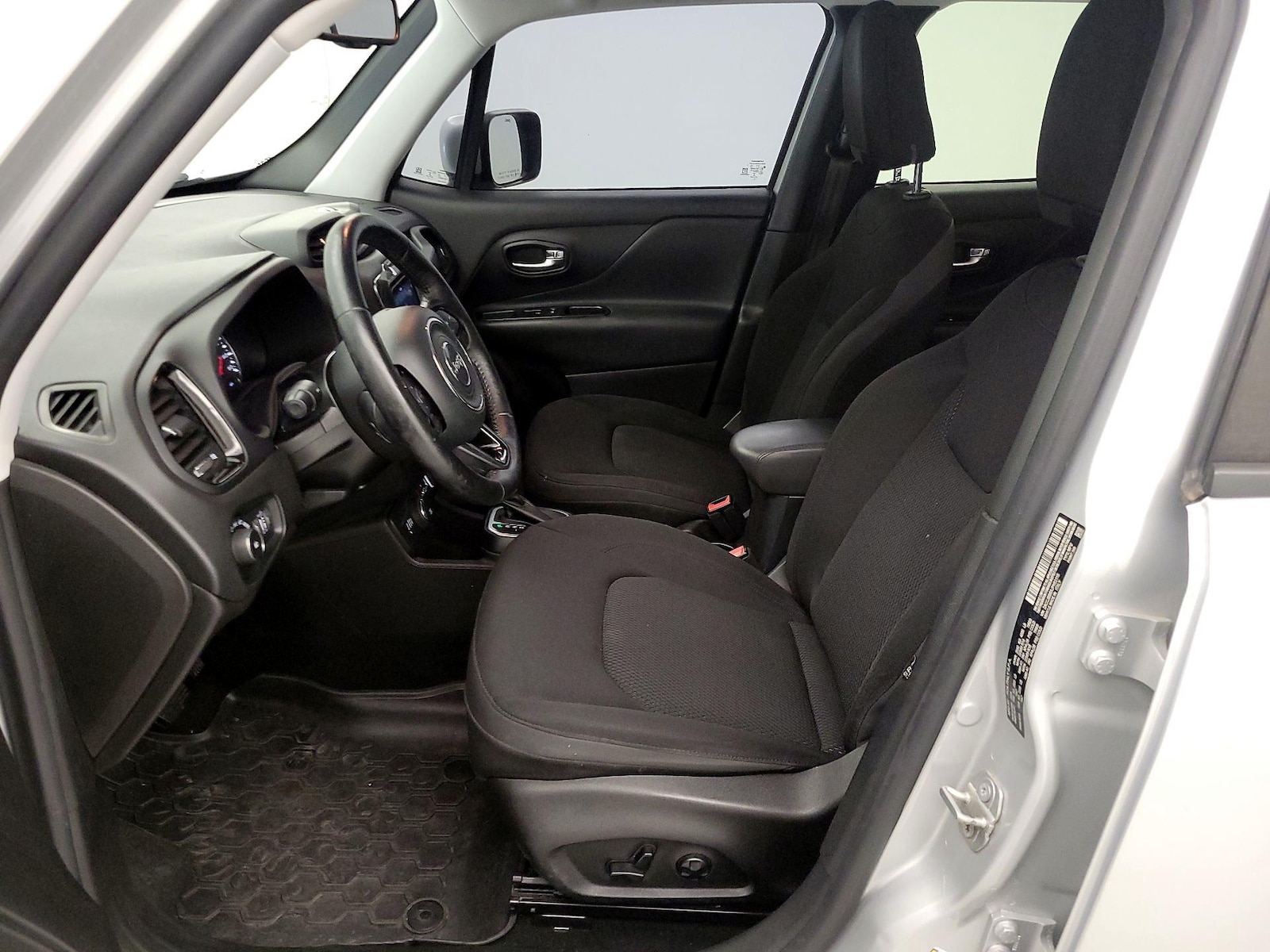 2018 Jeep Renegade Altitude Package - Photo 12