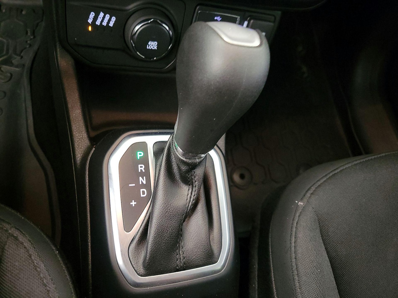 2018 Jeep Renegade Altitude Package - Photo 18