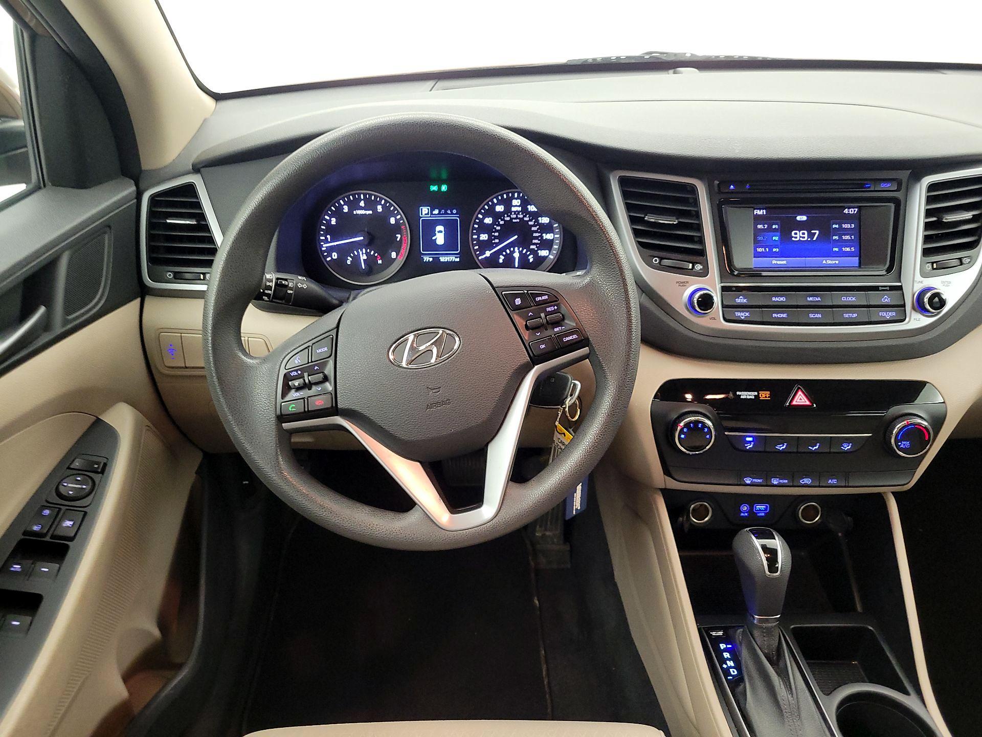 Thumbnail: 2016 Hyundai Tucson - 10
