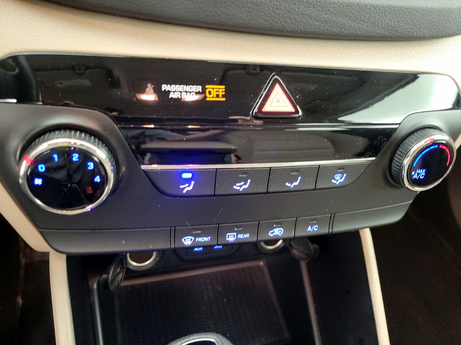 Thumbnail: 2016 Hyundai Tucson - 16