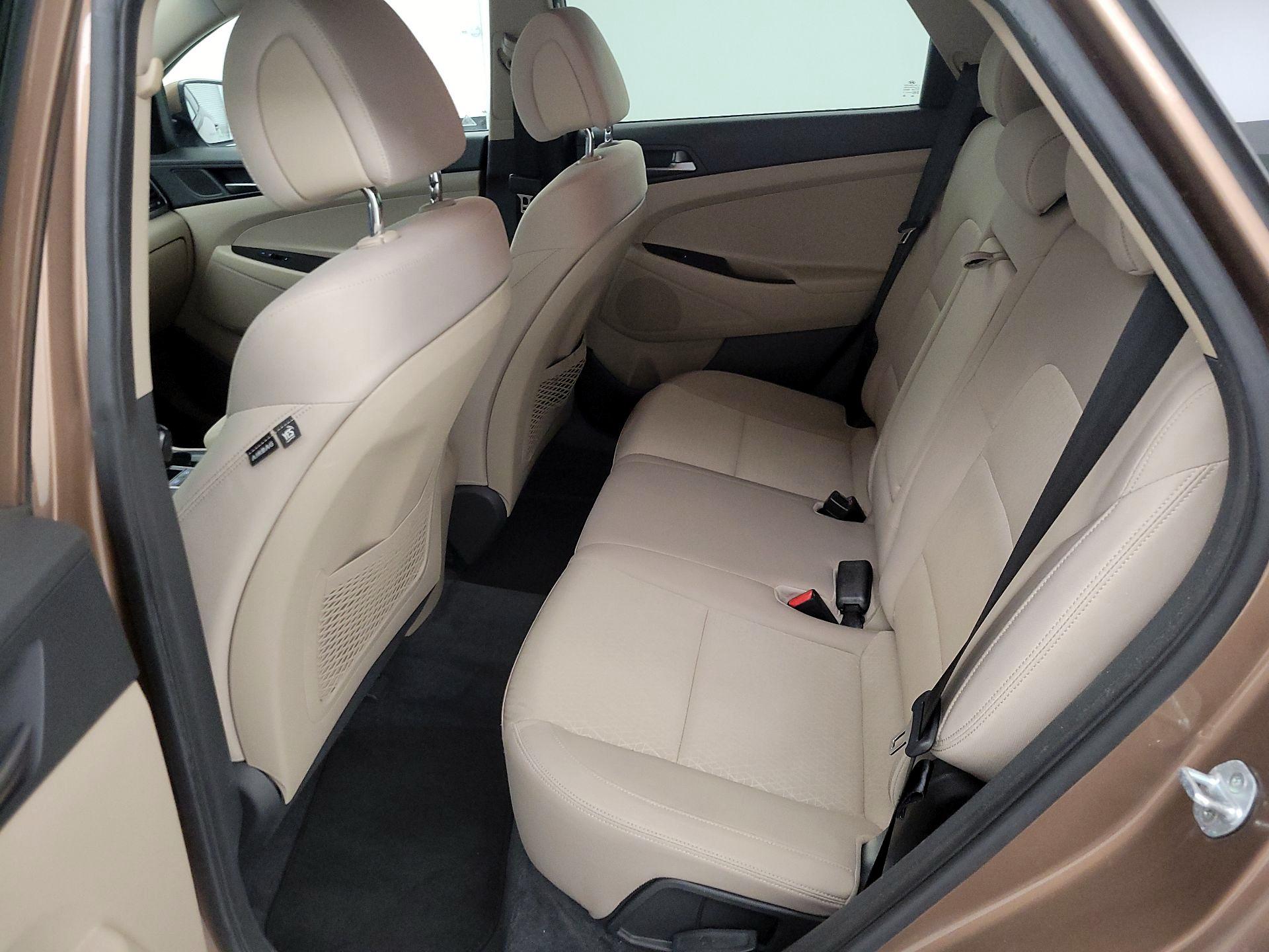 Thumbnail: 2016 Hyundai Tucson - 19
