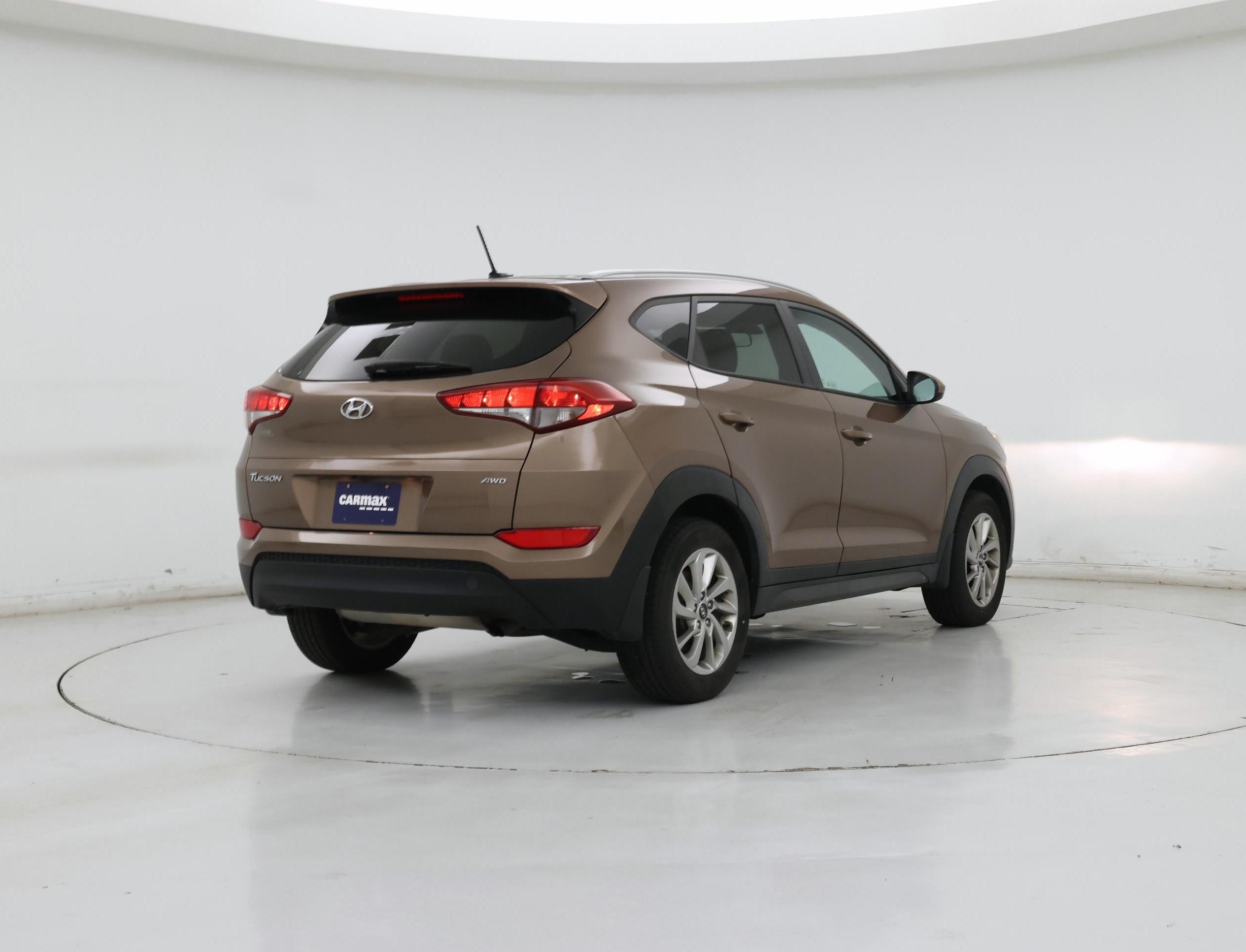 Thumbnail: 2016 Hyundai Tucson - 8