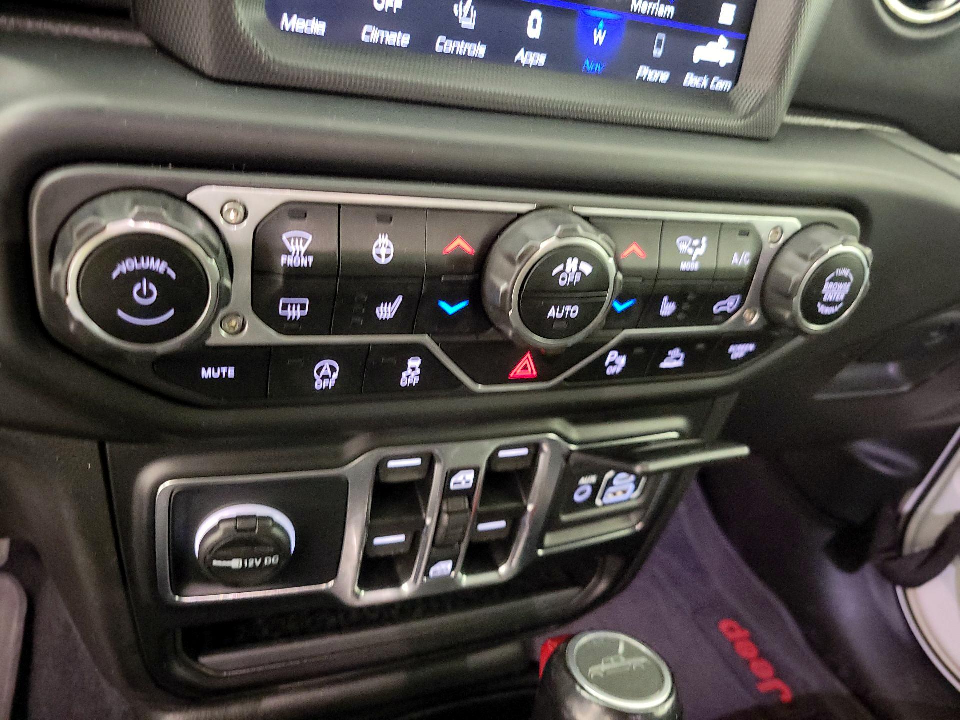Thumbnail: 2021 Jeep Gladiator - 17
