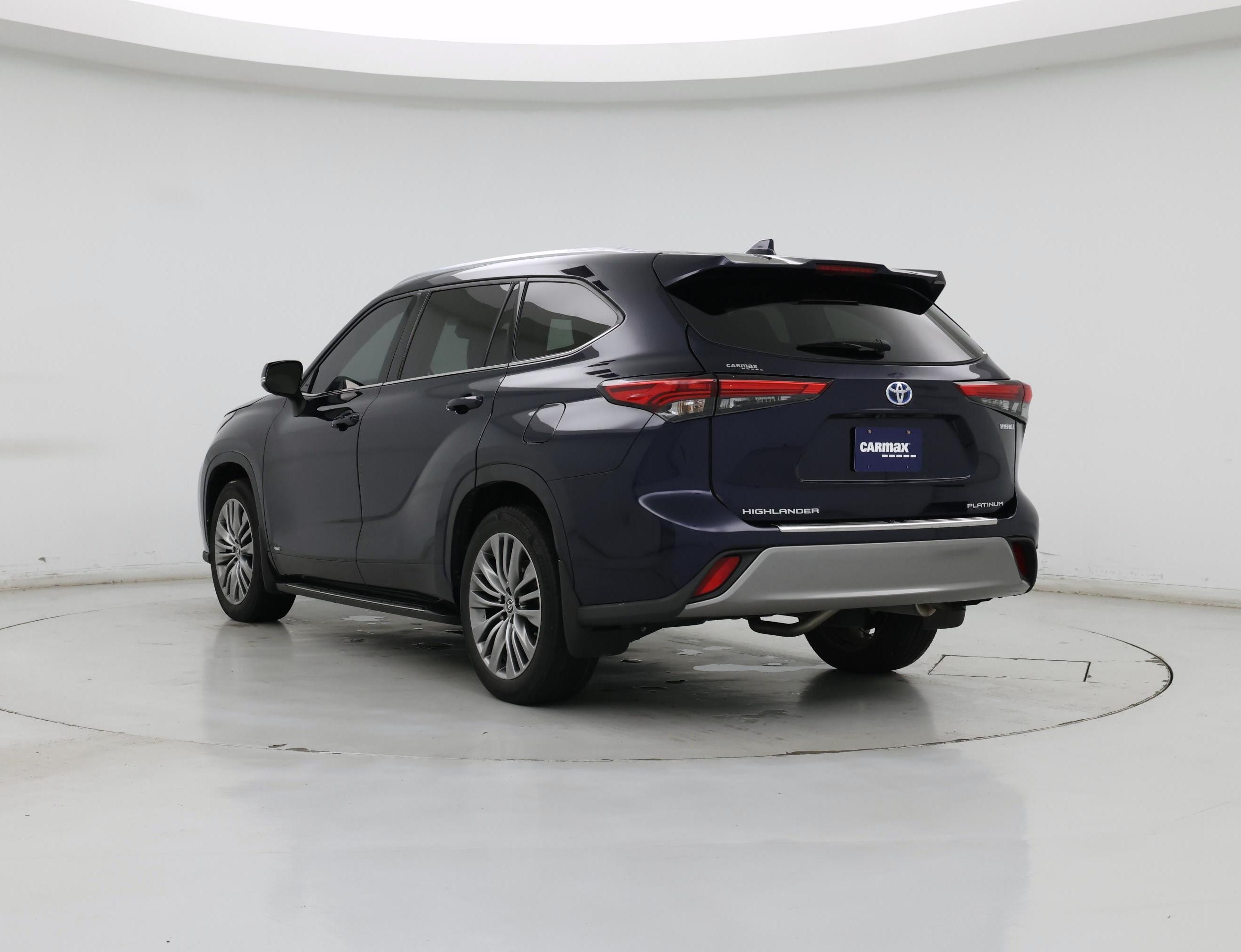 Thumbnail: 2022 Toyota Highlander - 2