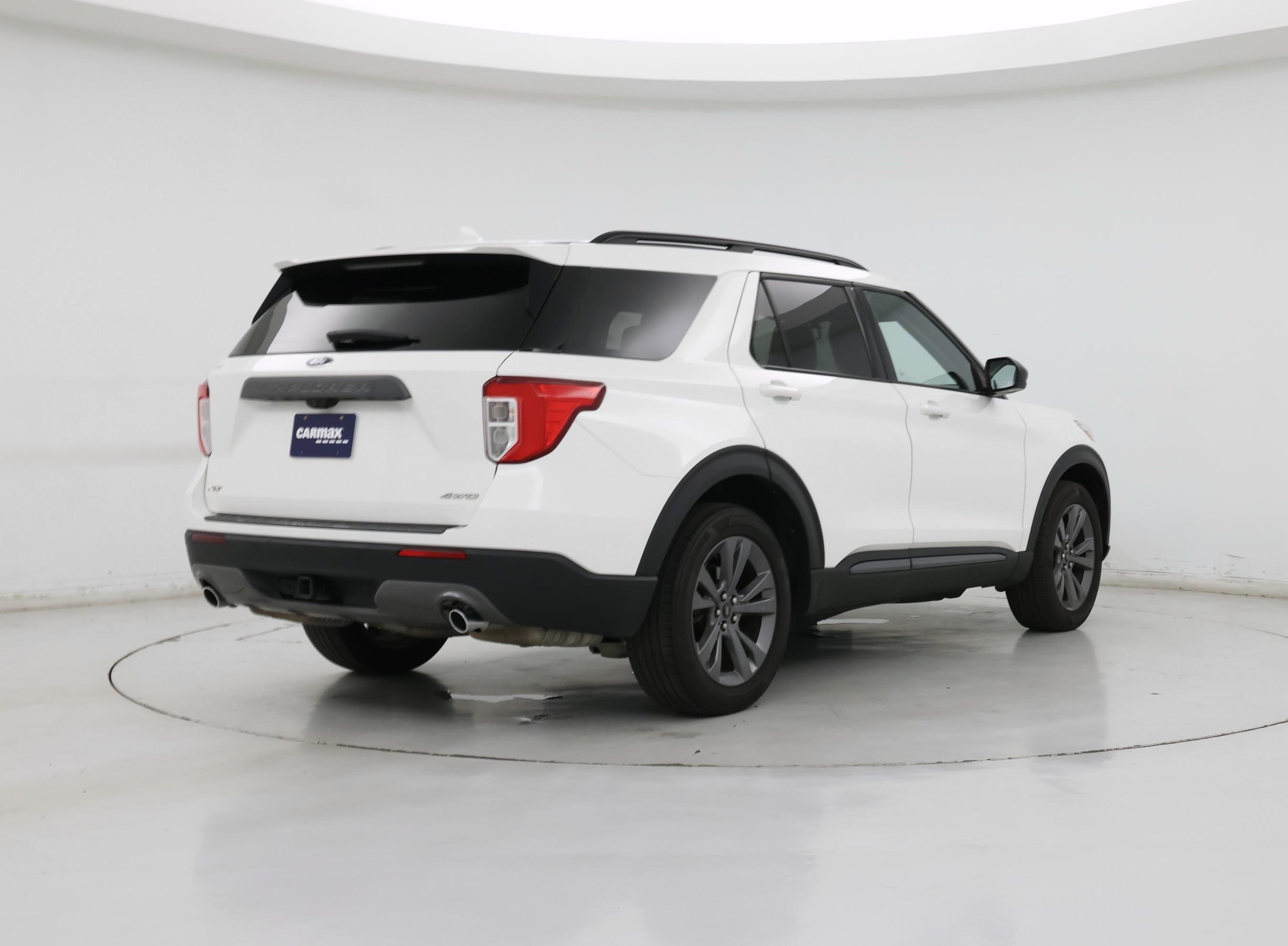Thumbnail: 2023 Ford Explorer - 8
