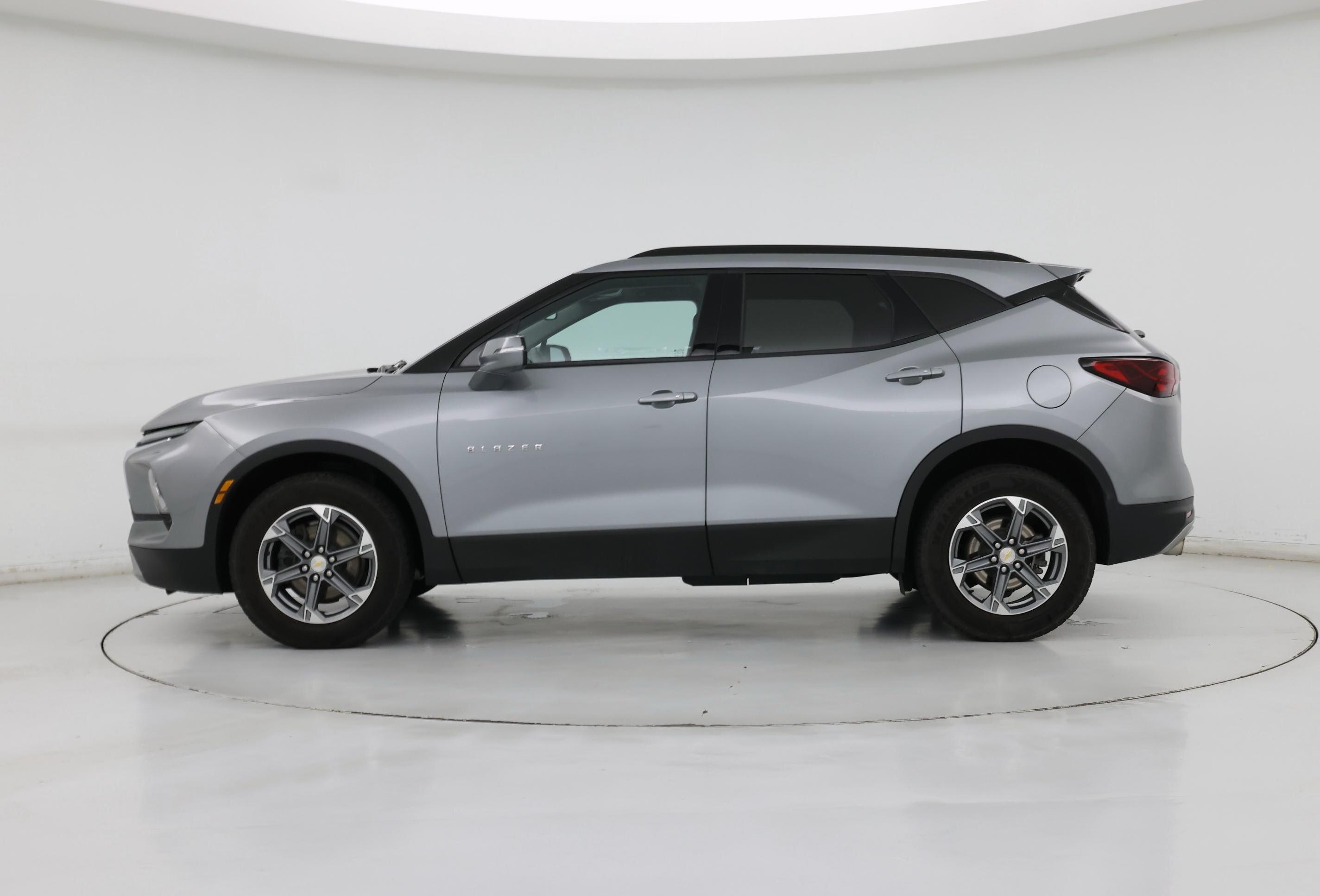 Thumbnail: 2023 Chevrolet Blazer - 3