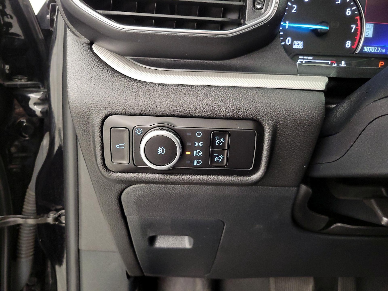 2023 Ford Explorer XLT - Photo 14