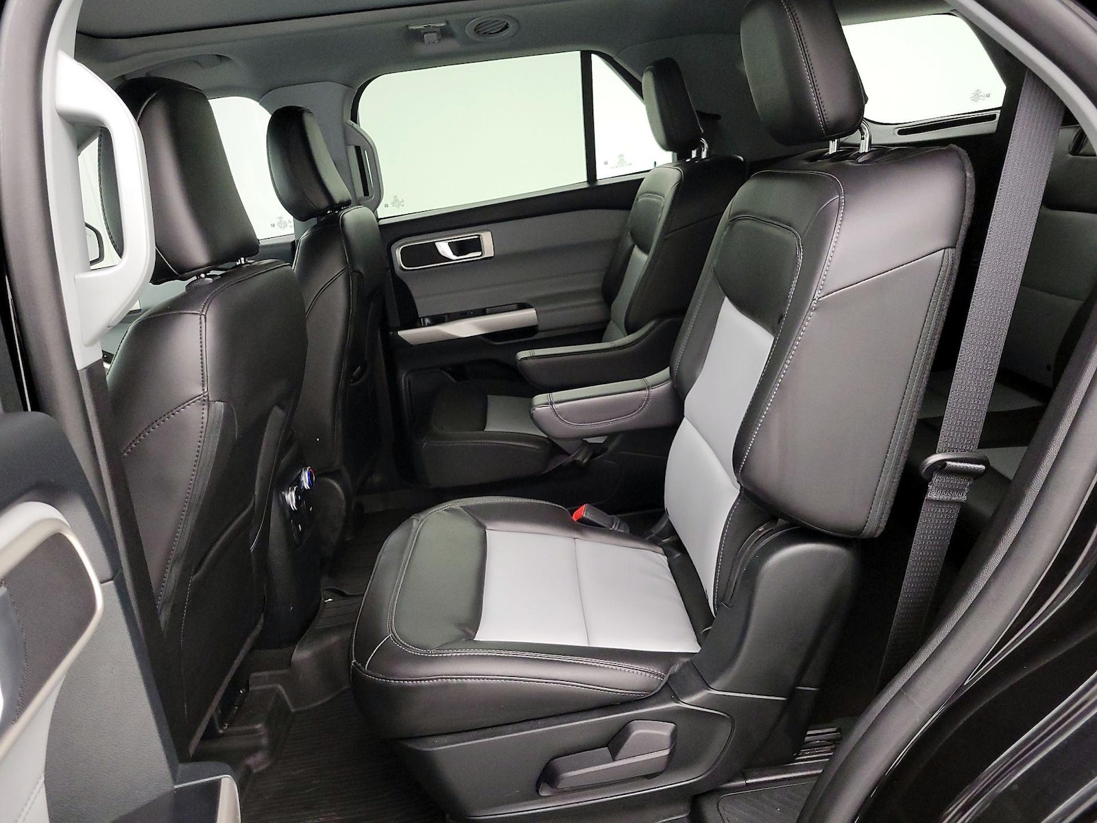 2023 Ford Explorer XLT - Photo 22