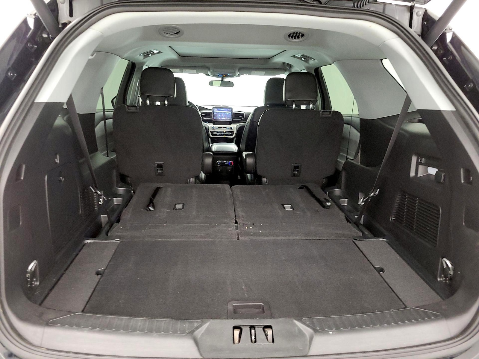 2023 Ford Explorer XLT - Photo 25
