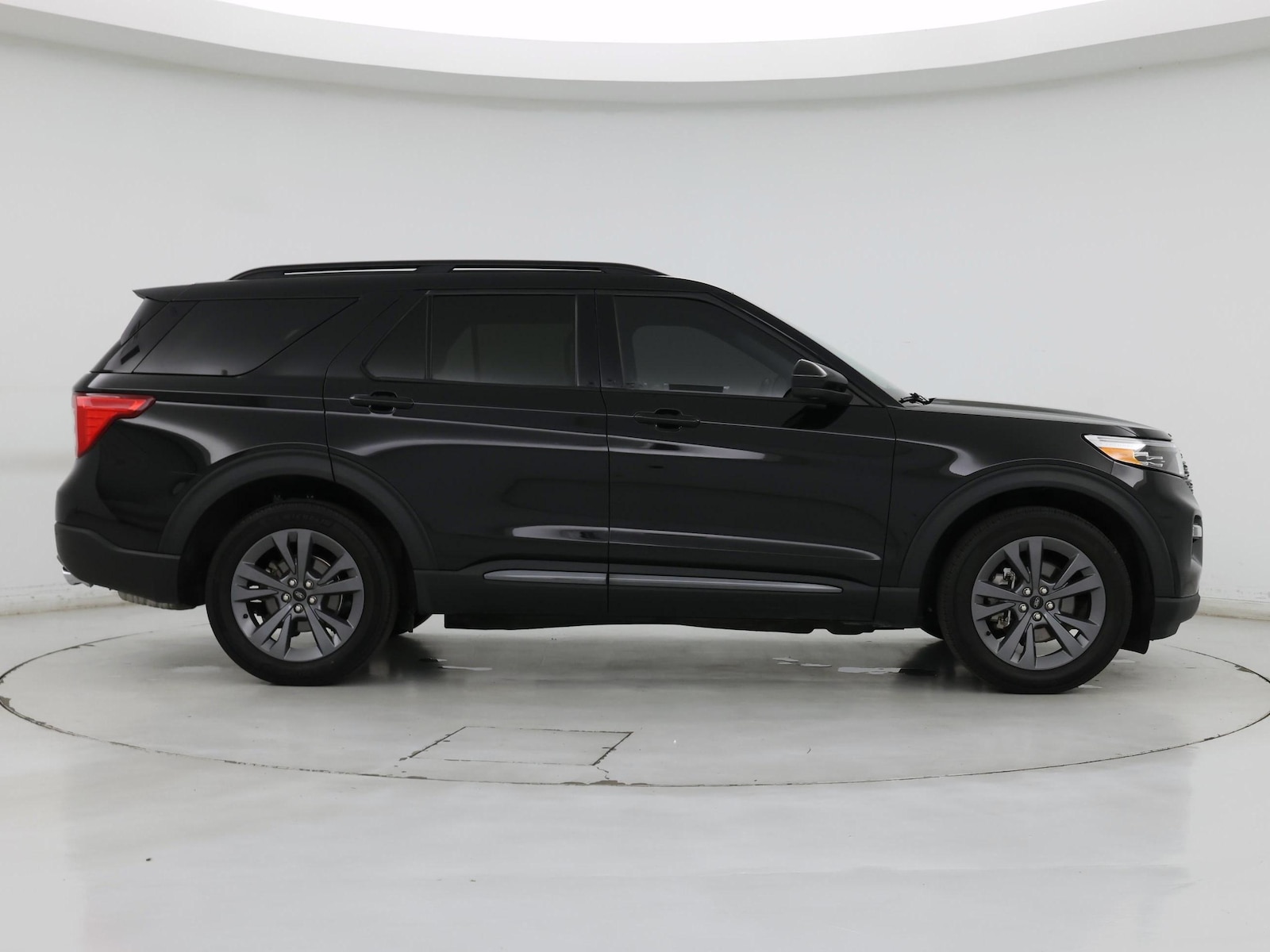 2023 Ford Explorer XLT - Photo 8