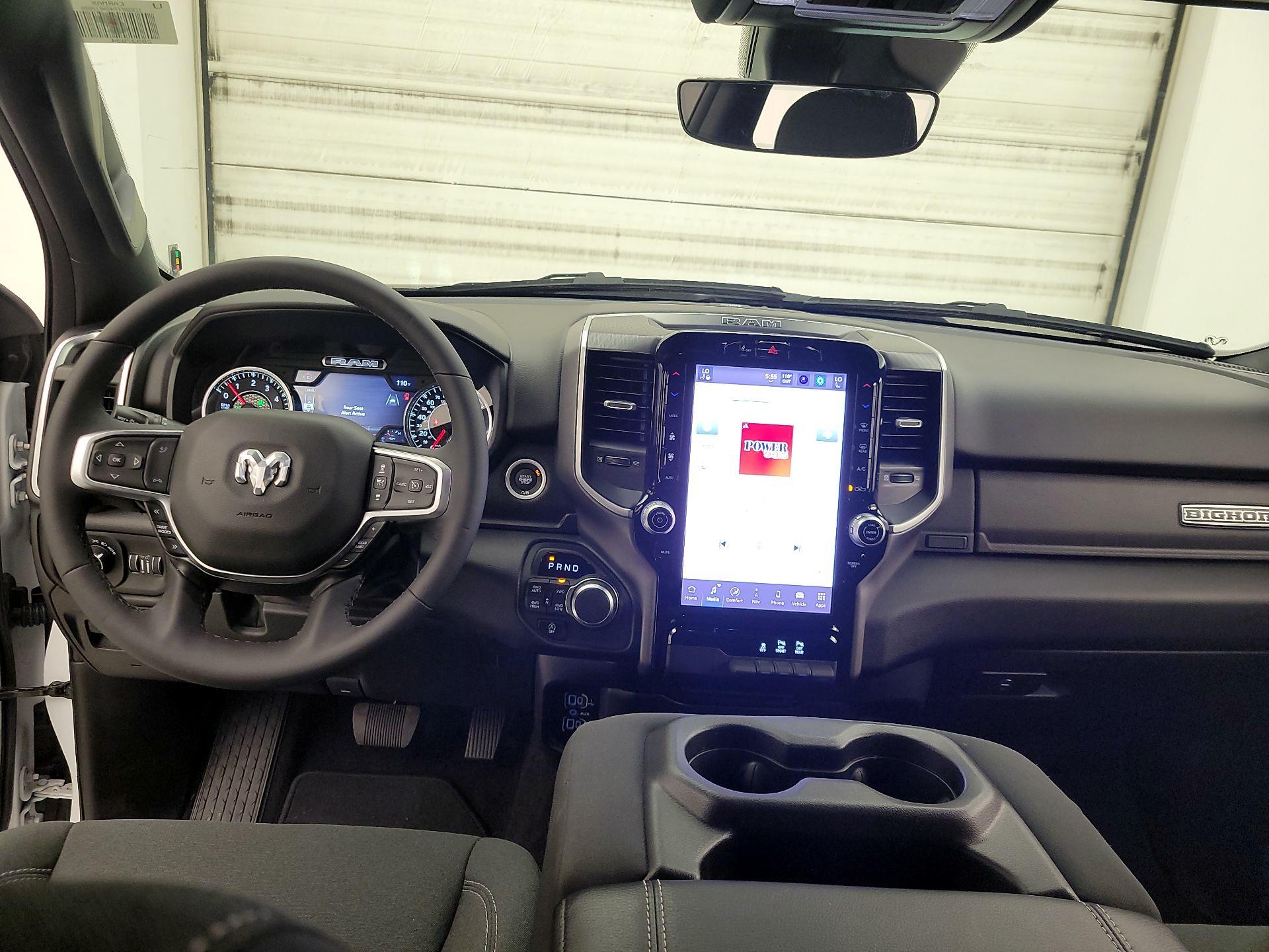 Thumbnail: 2025 RAM 1500 - 9