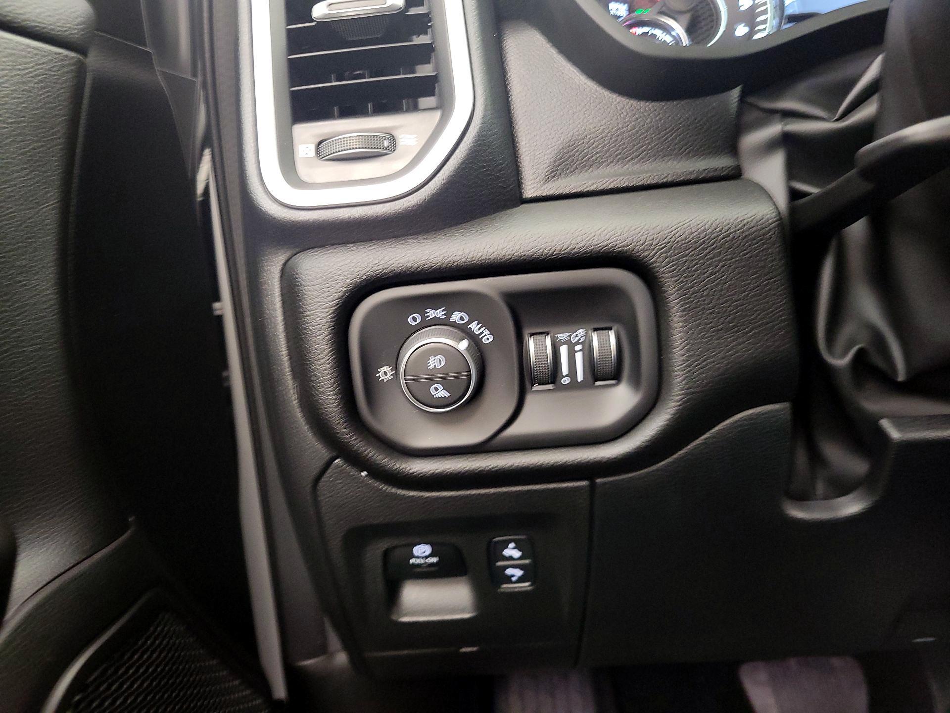 Thumbnail: 2025 RAM 1500 - 13