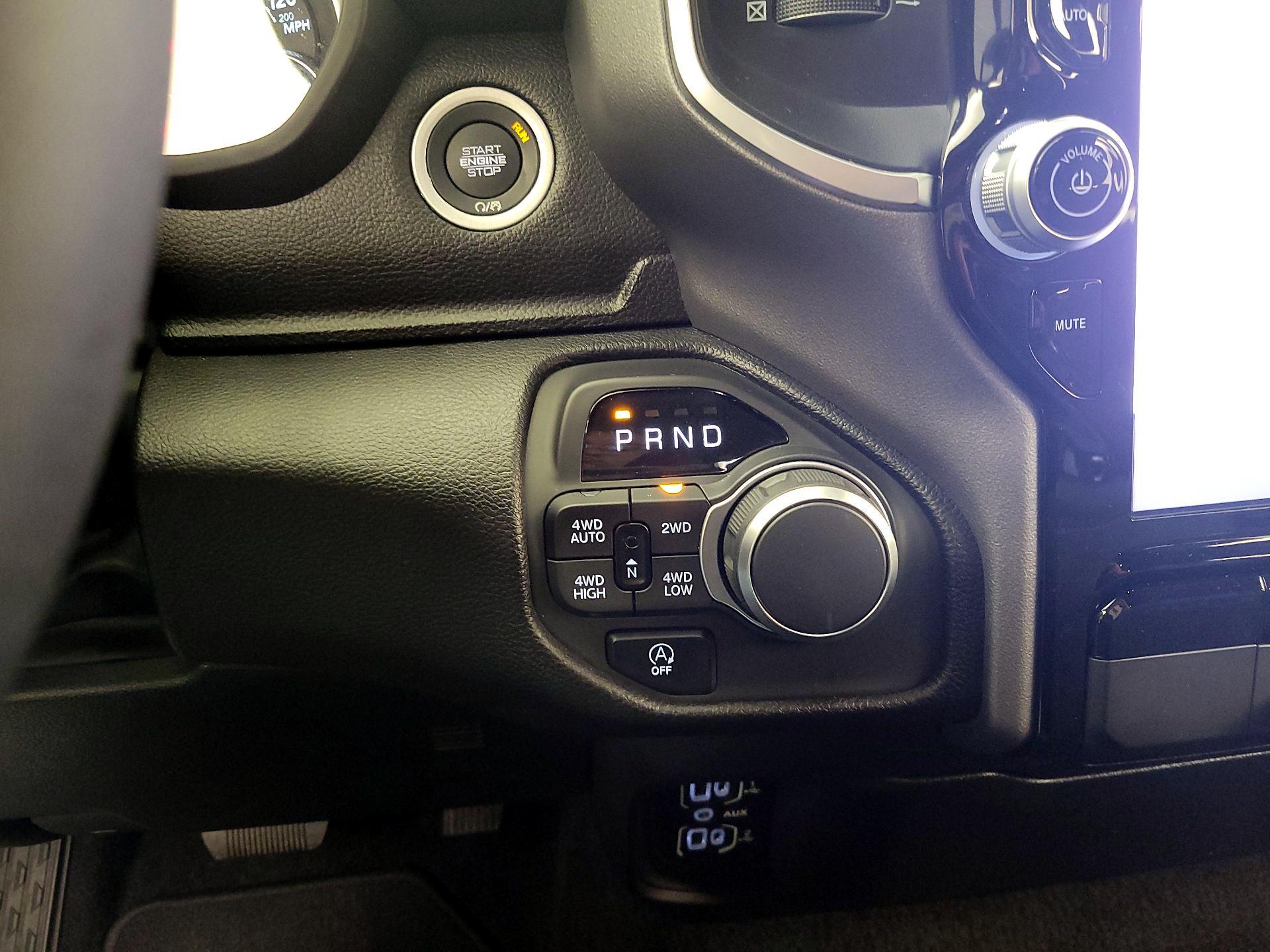 Thumbnail: 2025 RAM 1500 - 17