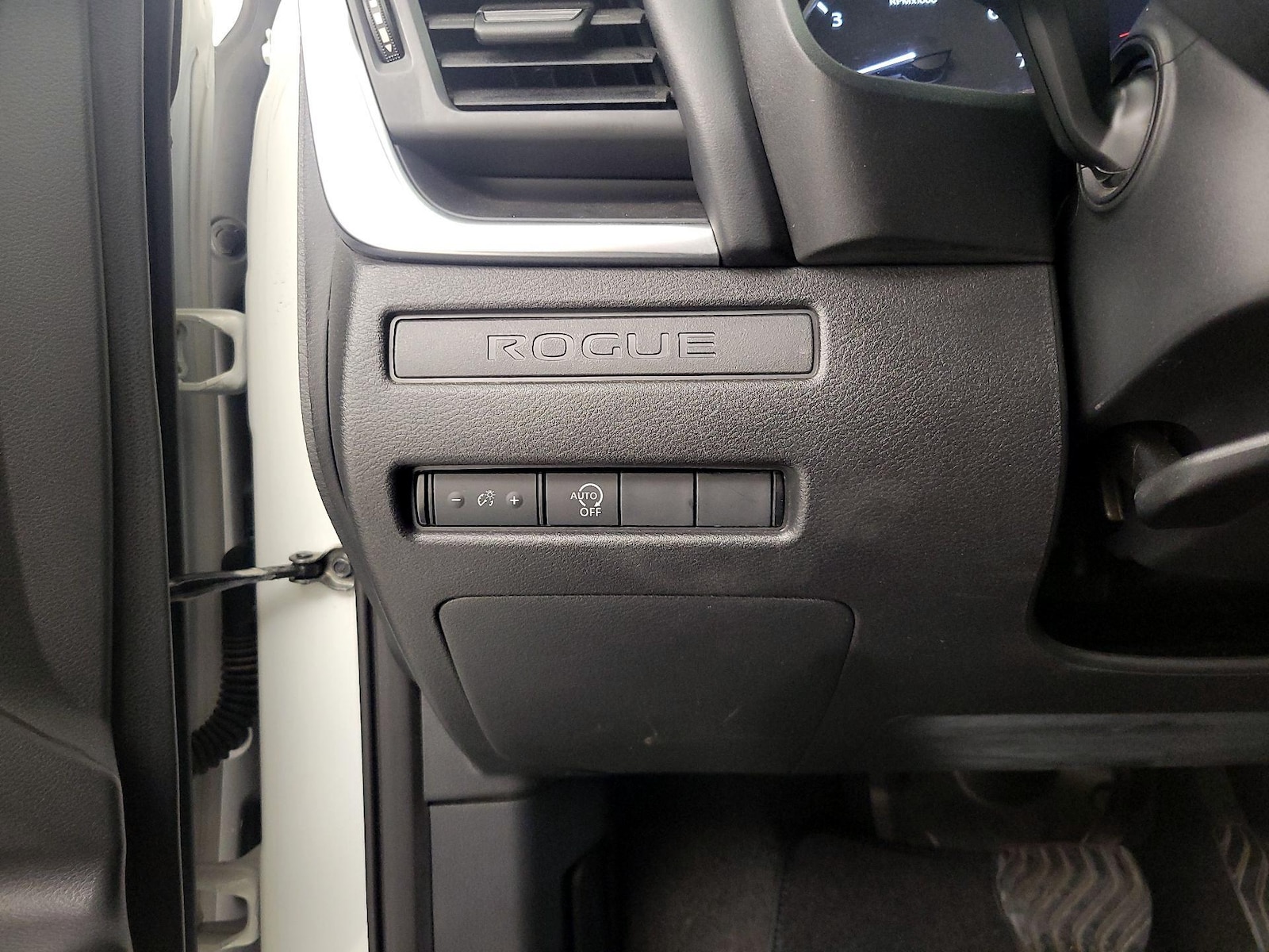 2024 Nissan Rogue S - Photo 14