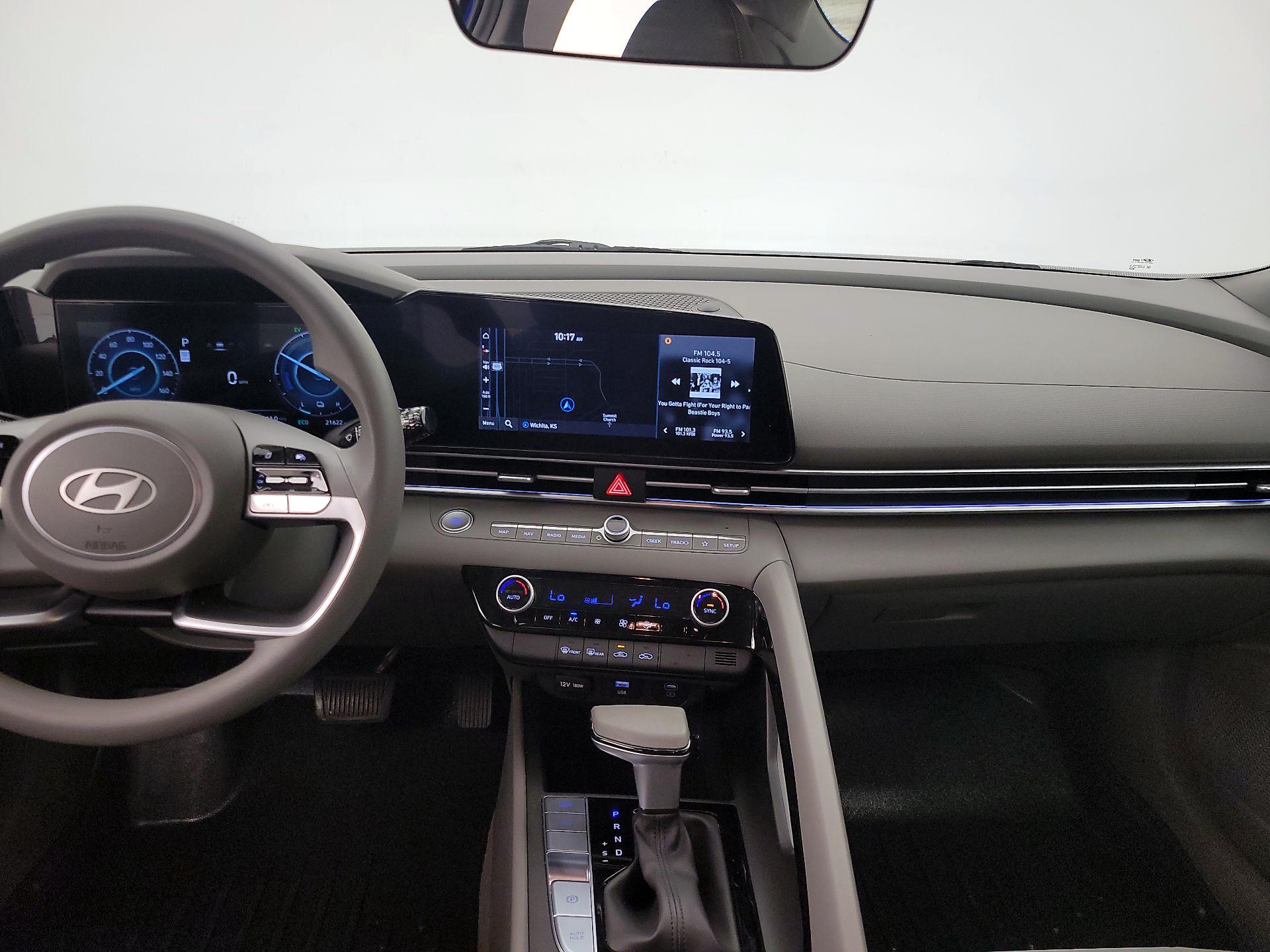 Thumbnail: 2024 Hyundai Elantra - 9