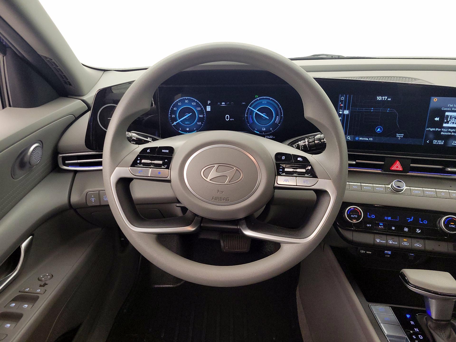 Thumbnail: 2024 Hyundai Elantra - 10