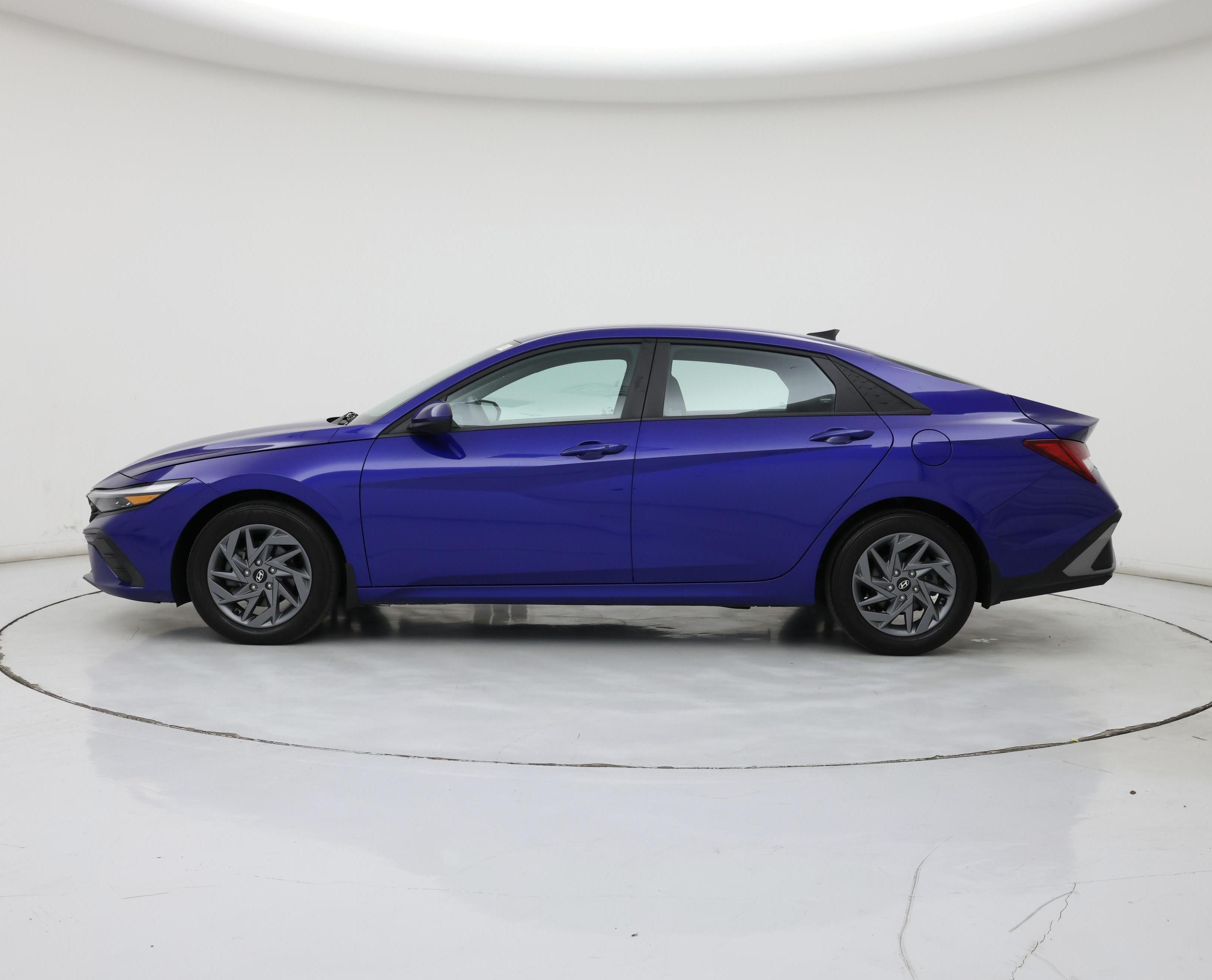Thumbnail: 2024 Hyundai Elantra - 3