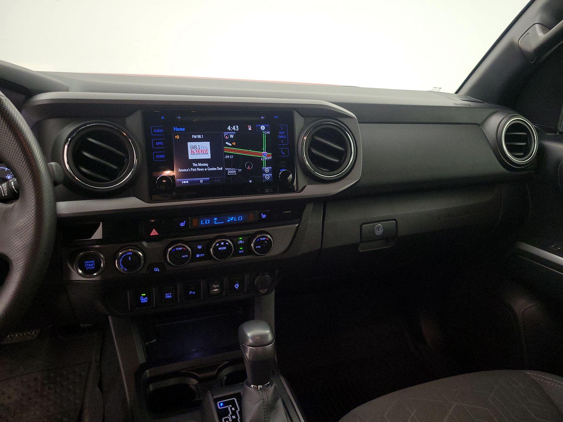 Thumbnail: 2017 Toyota Tacoma - 9