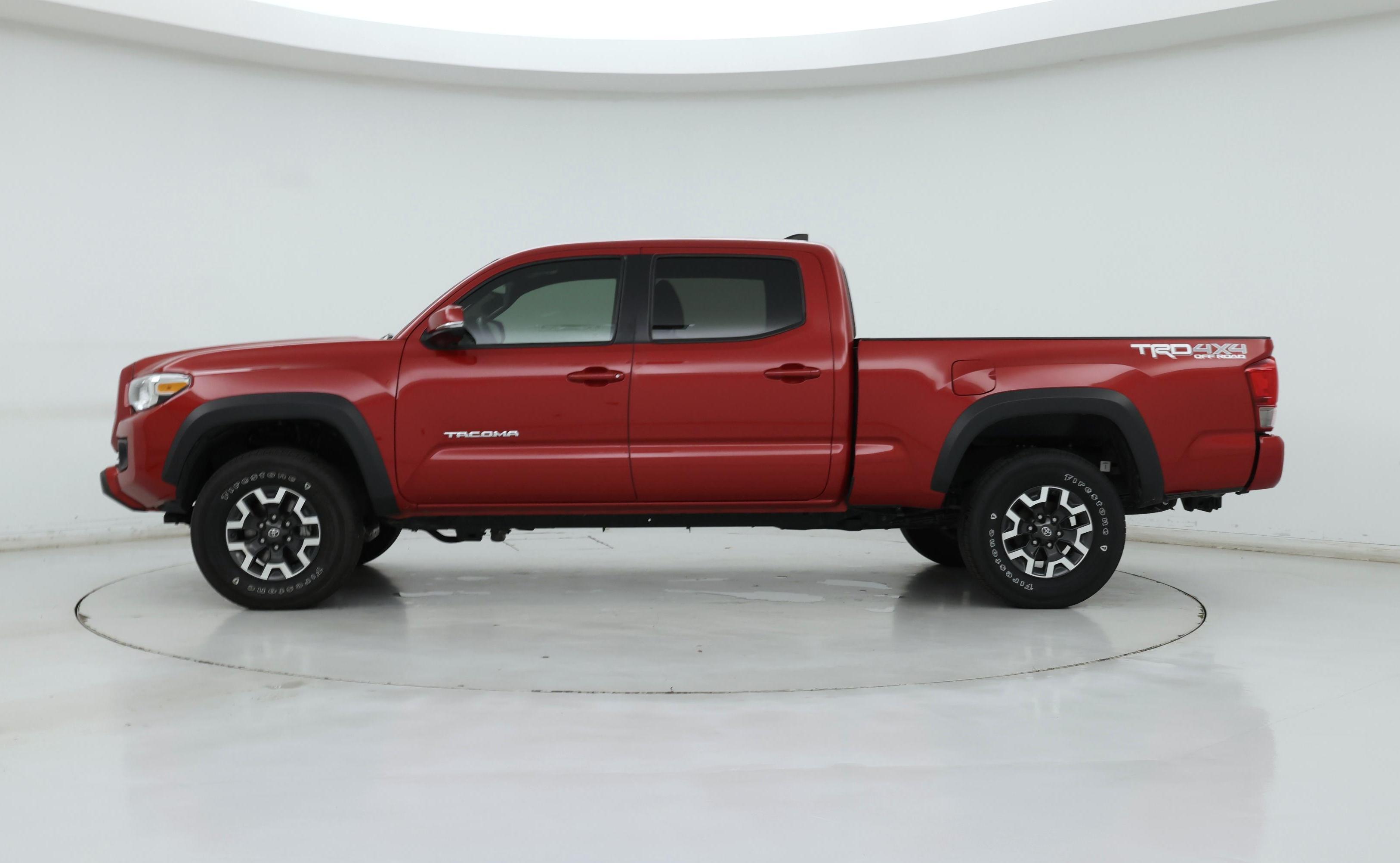 Thumbnail: 2017 Toyota Tacoma - 3