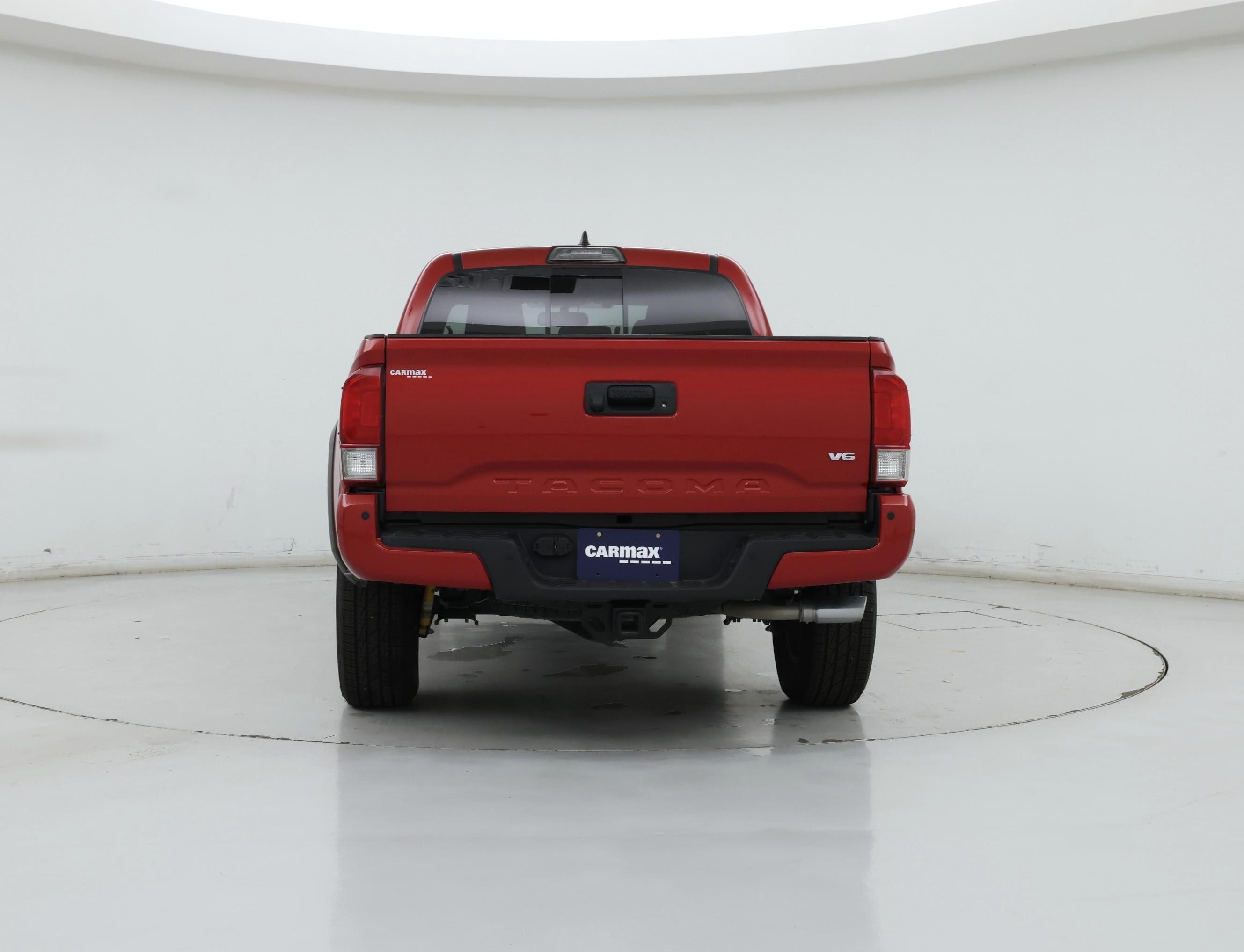 Thumbnail: 2017 Toyota Tacoma - 6