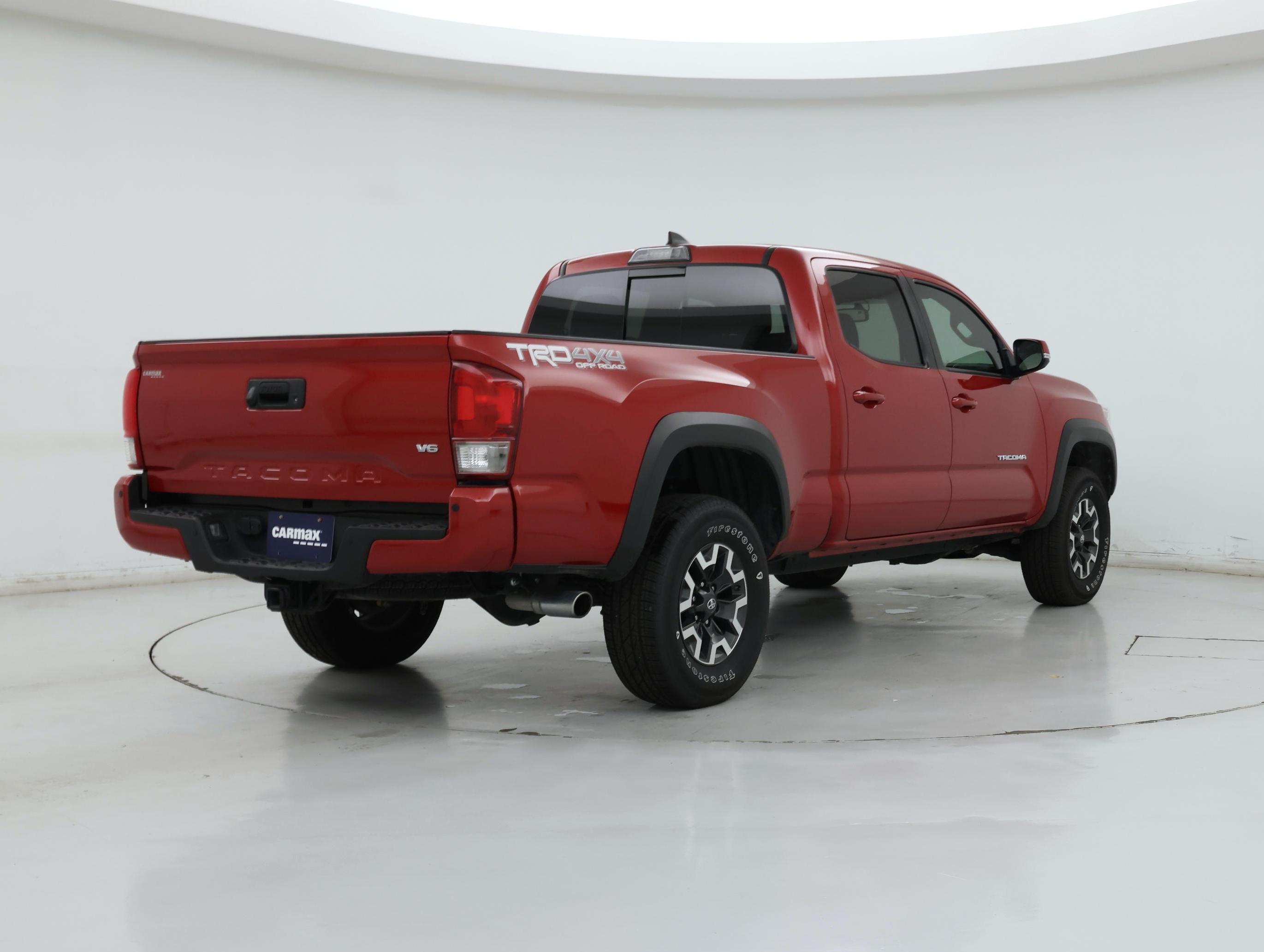Thumbnail: 2017 Toyota Tacoma - 8