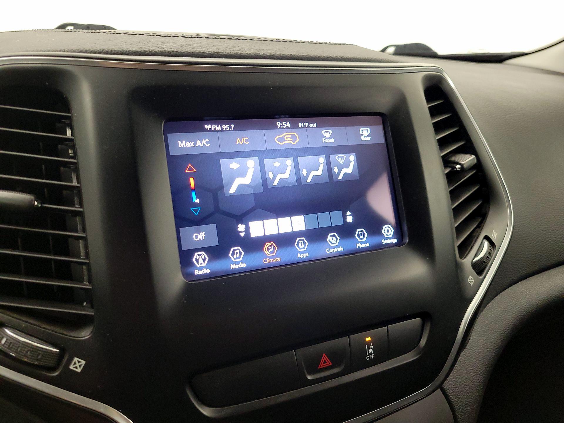 Thumbnail: 2021 Jeep Cherokee - 16