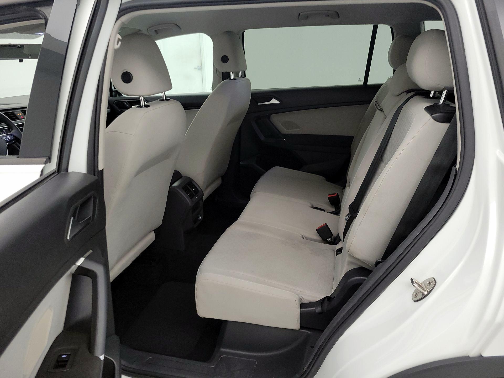 Thumbnail: 2020 Volkswagen Tiguan - 18