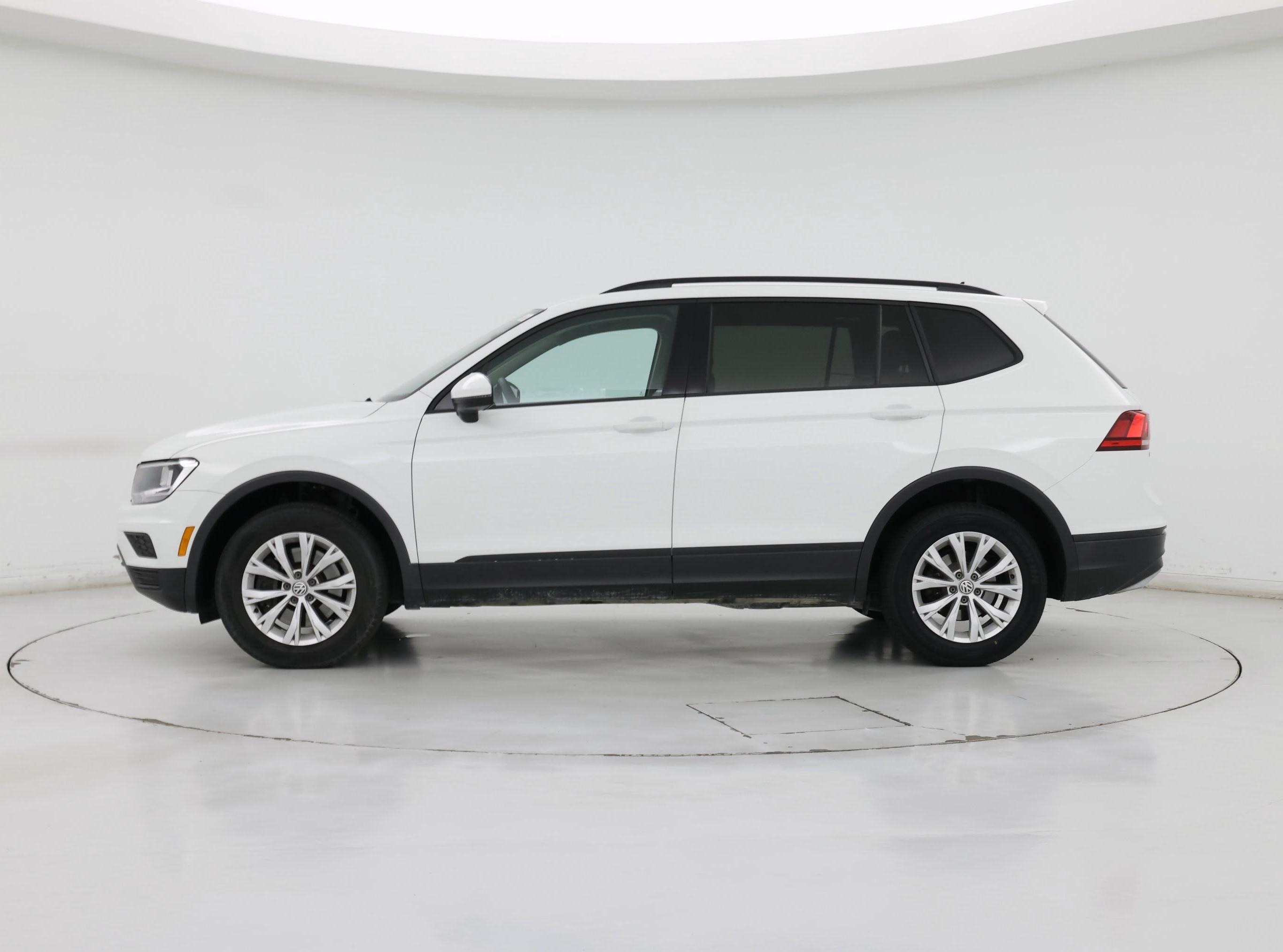 Thumbnail: 2020 Volkswagen Tiguan - 3